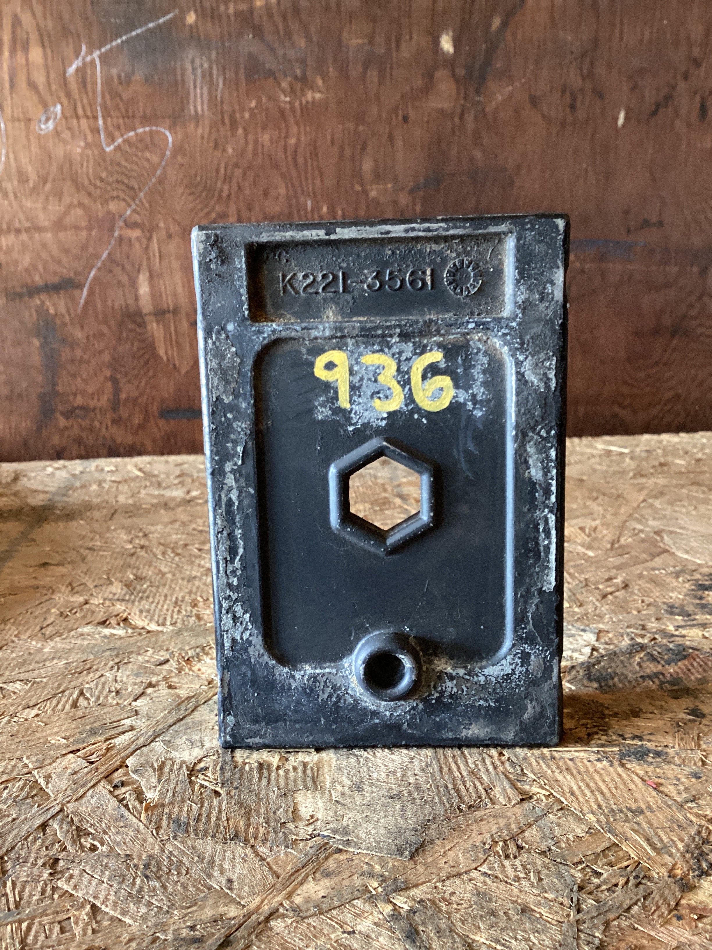 USED | FRONT LEAF SPRING SPACER KENWORTH | SKU936