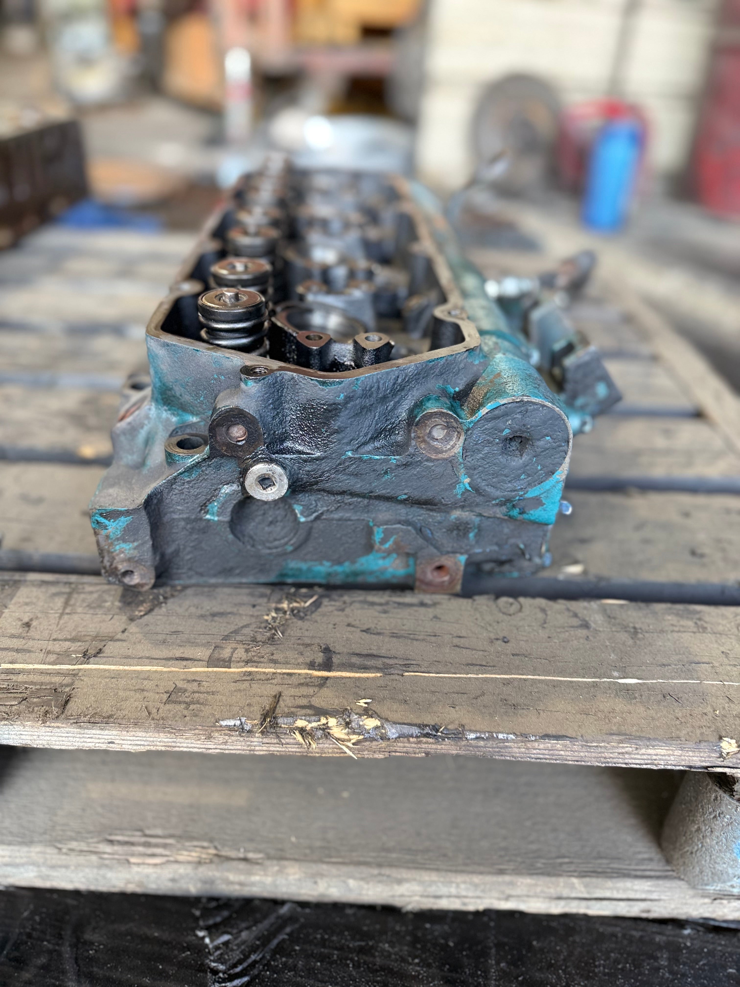 USED | ENGINE CYLINDER HEAD 2000 INTERNATIONAL NAVISTAR 7.3 T444E | SKU1,240
