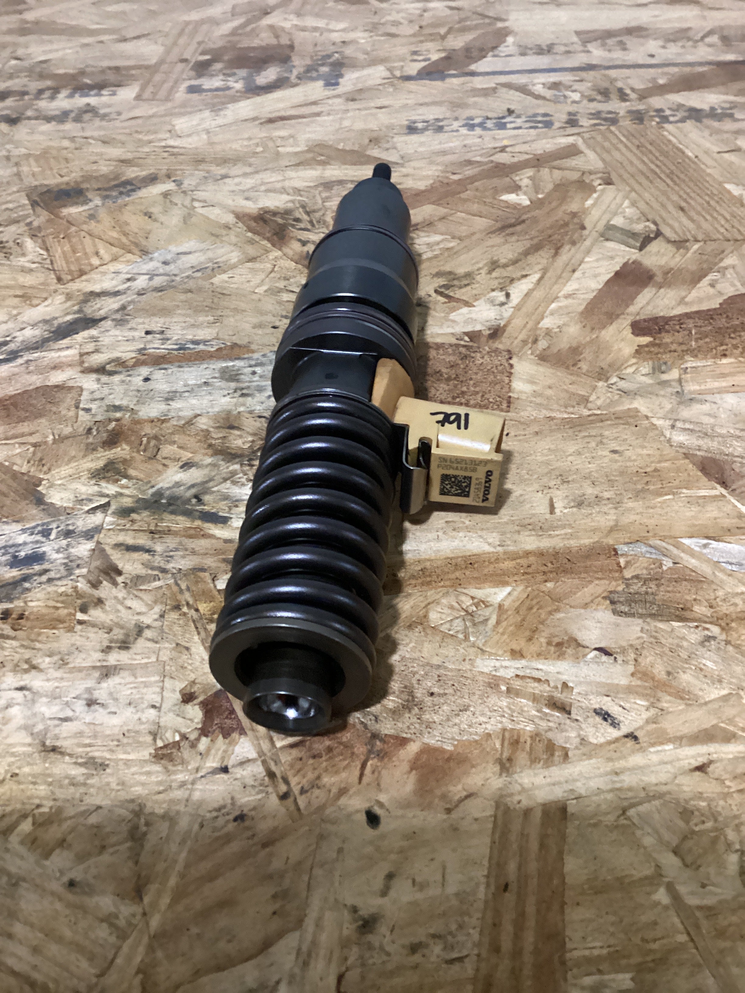 USED | FUEL INJECTOR VOLVO D16 | SKU791