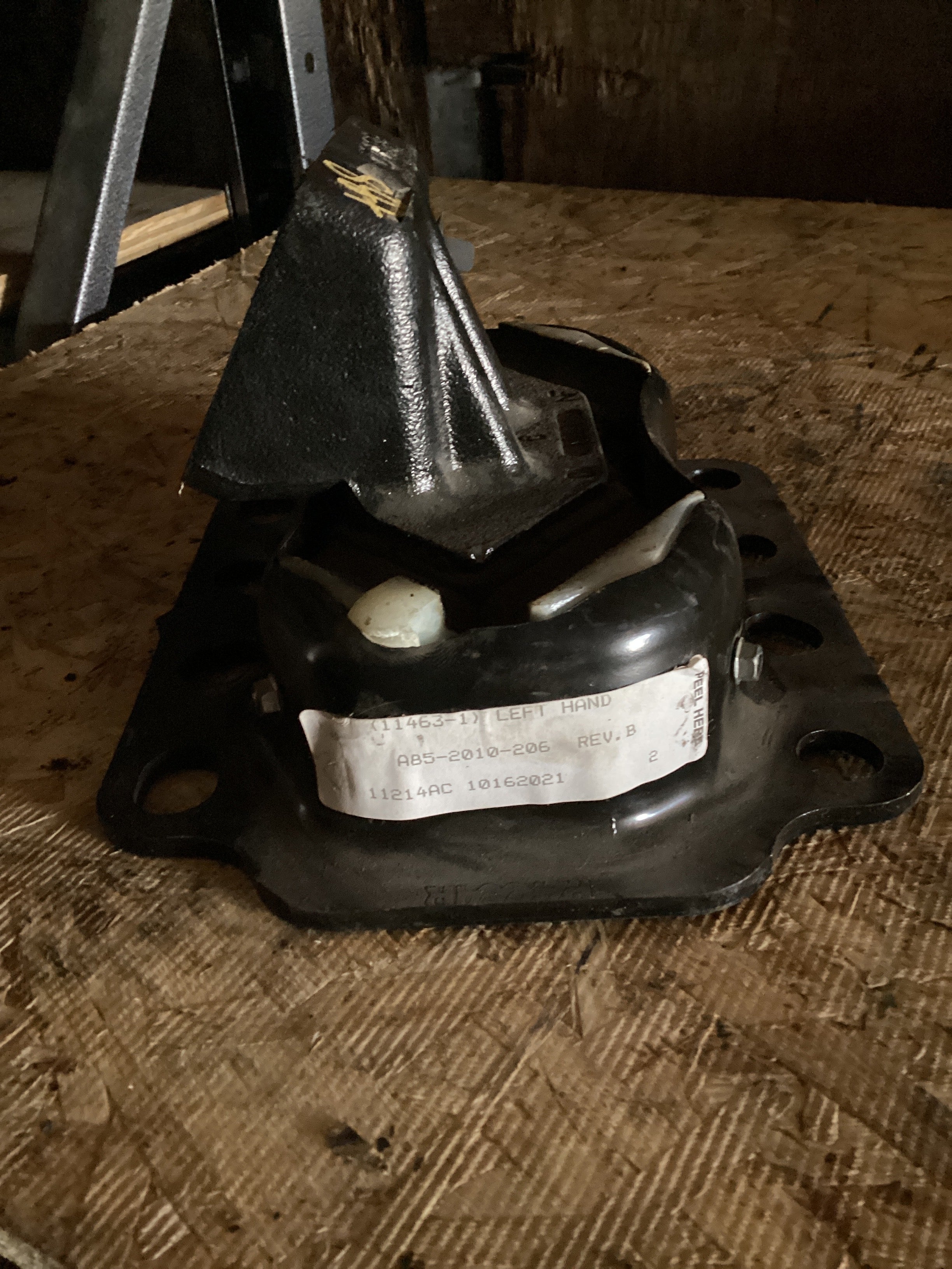 NEW | REAR ENGINE MOTOR MOUNT PACCAR | SKU787