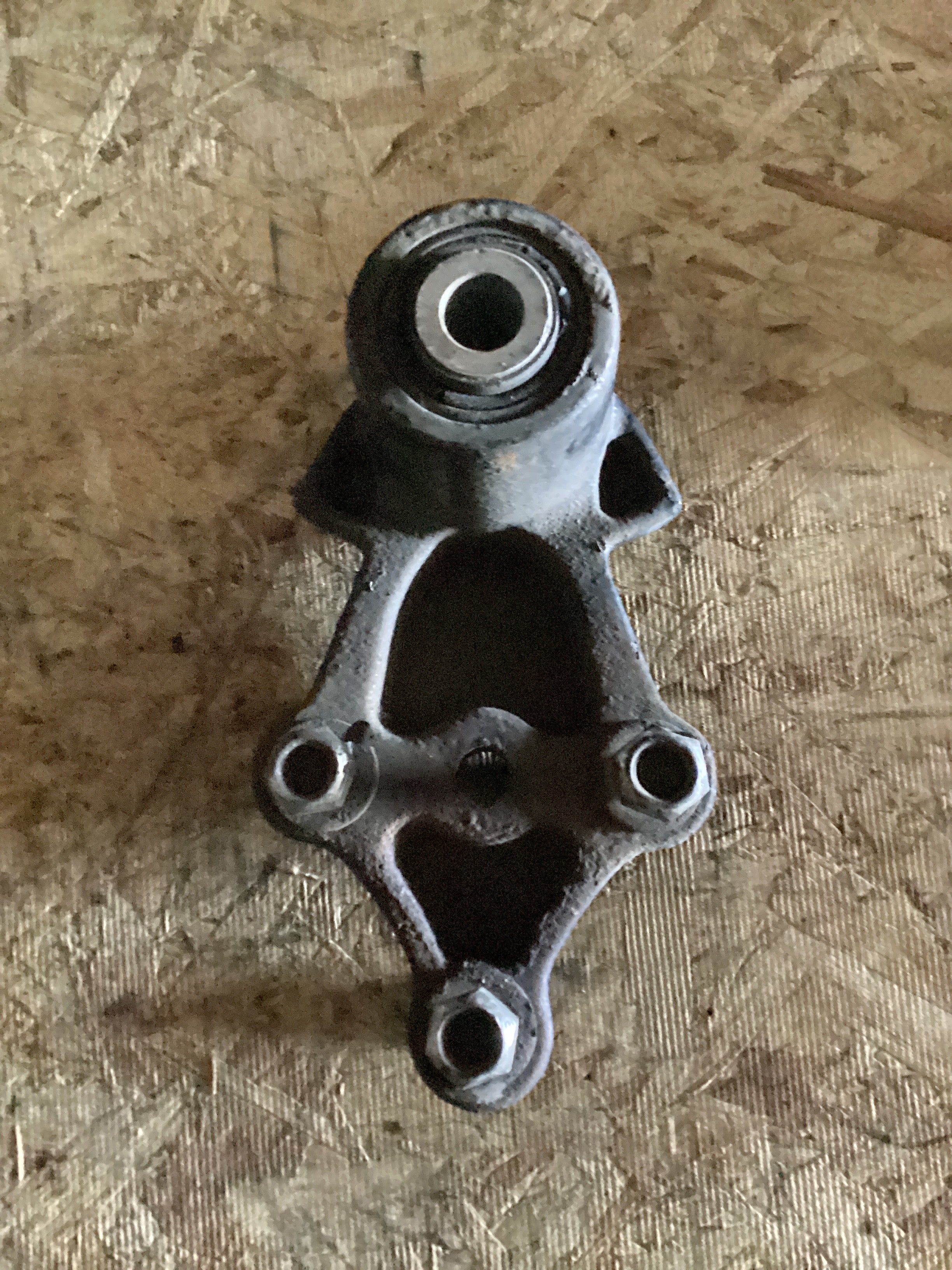 USED | SPRING HANGER CASCADIA | SKU793