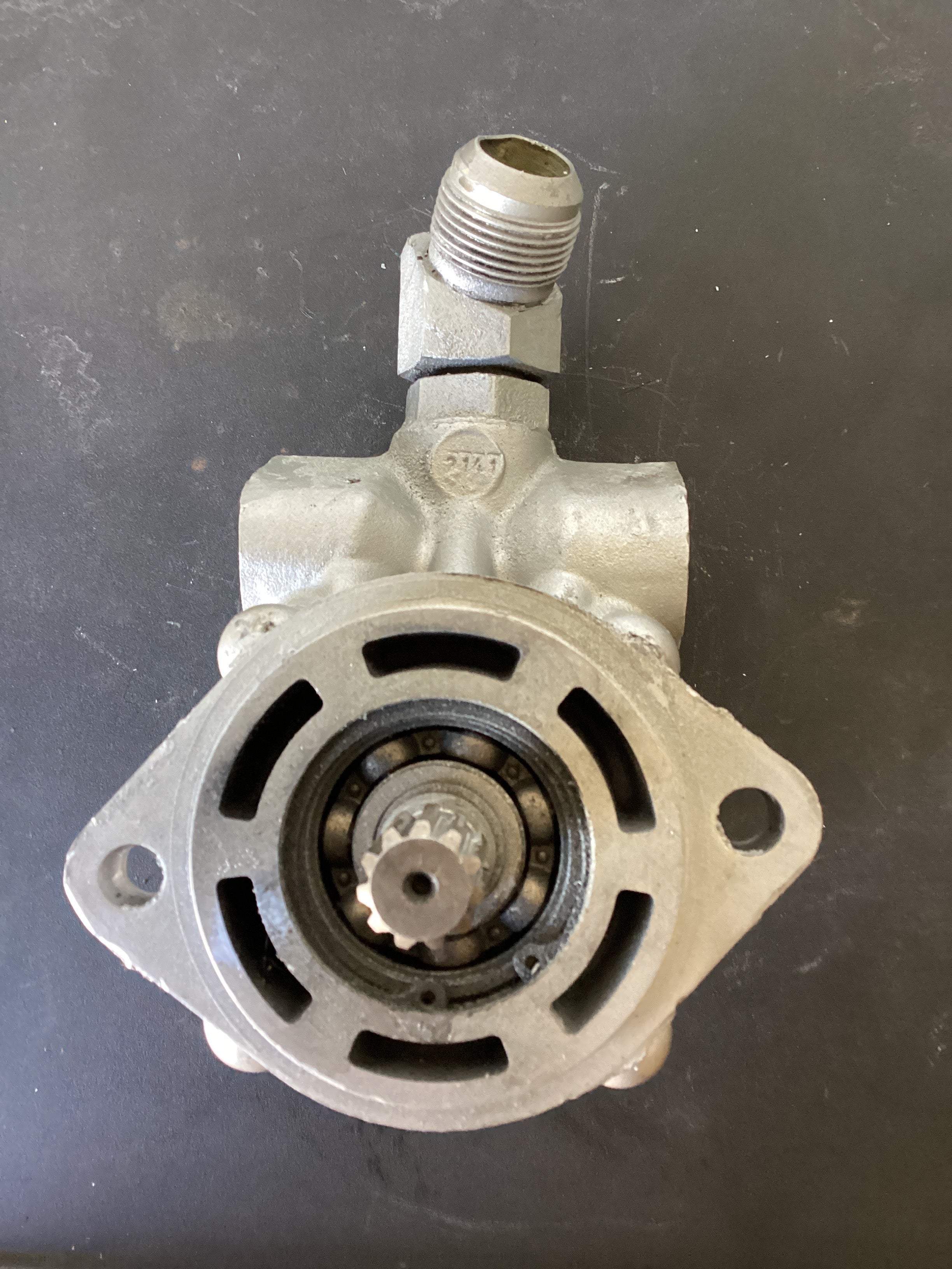 USED | POWER STEERING PUMP RHS | SKU504