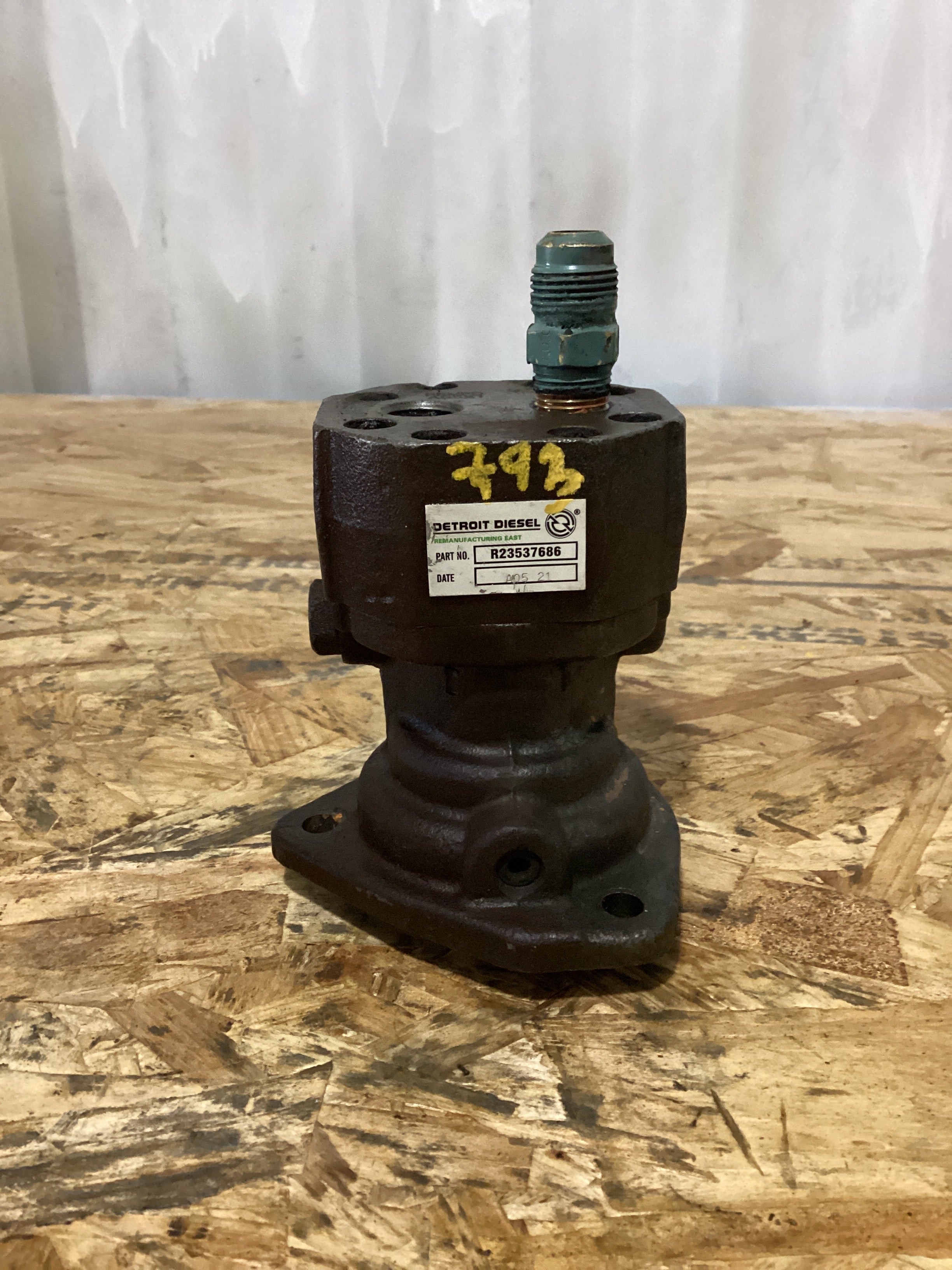 USED | FUEL PUMP DETROIT 12.7L | SKU793