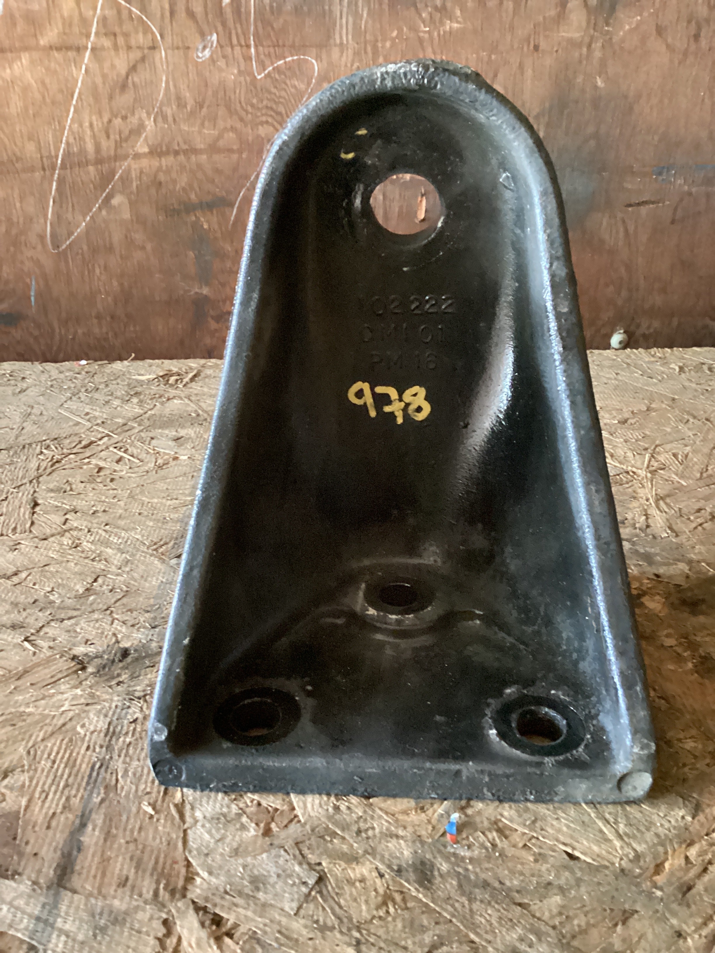 USED | REAR UPPER SHOCK MOUNT BRACKET PETERBILT | SKU978