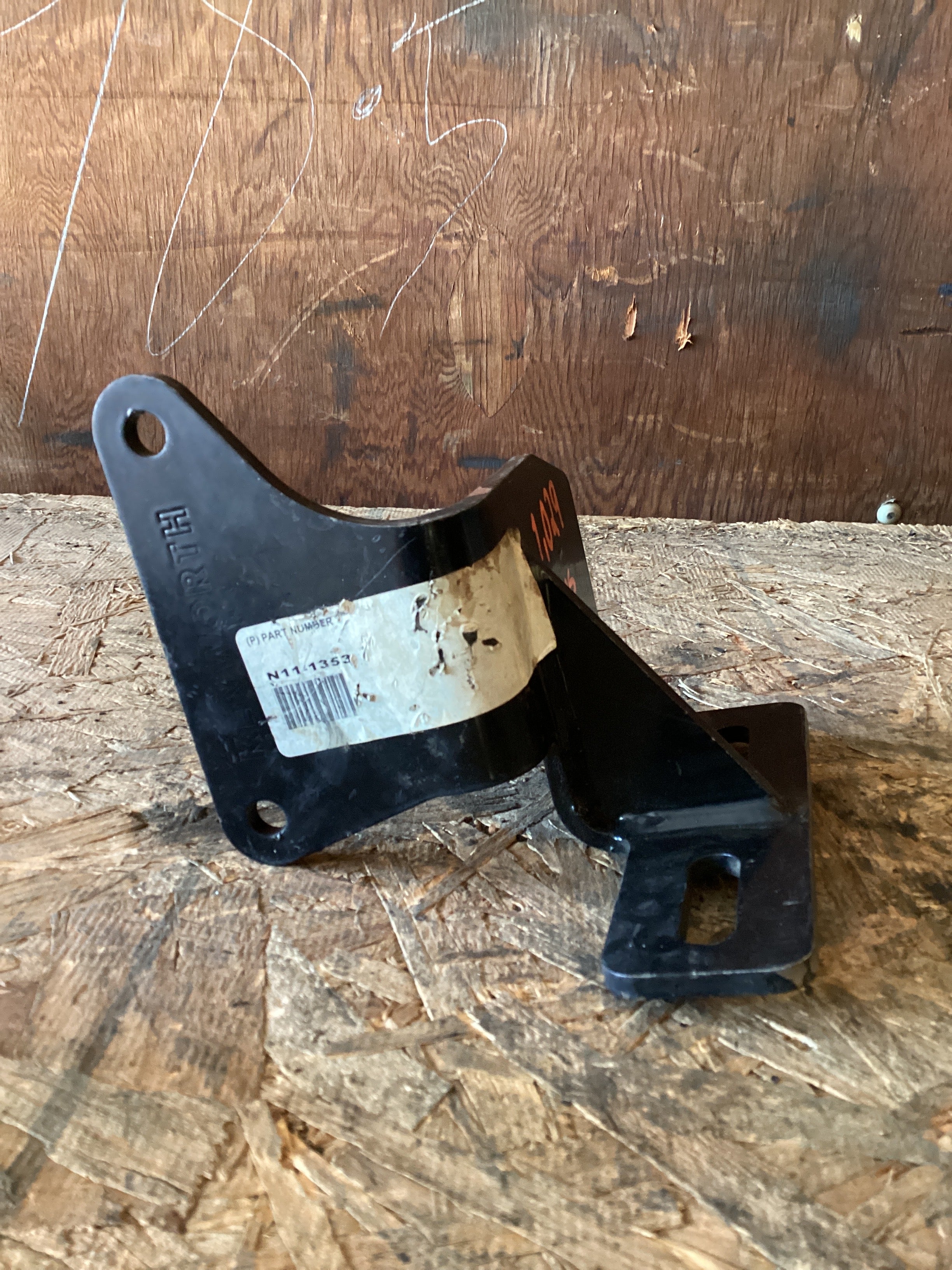 USED | FRONT BUMPER BRACKET LHS KENWORTH | SKU1,029
