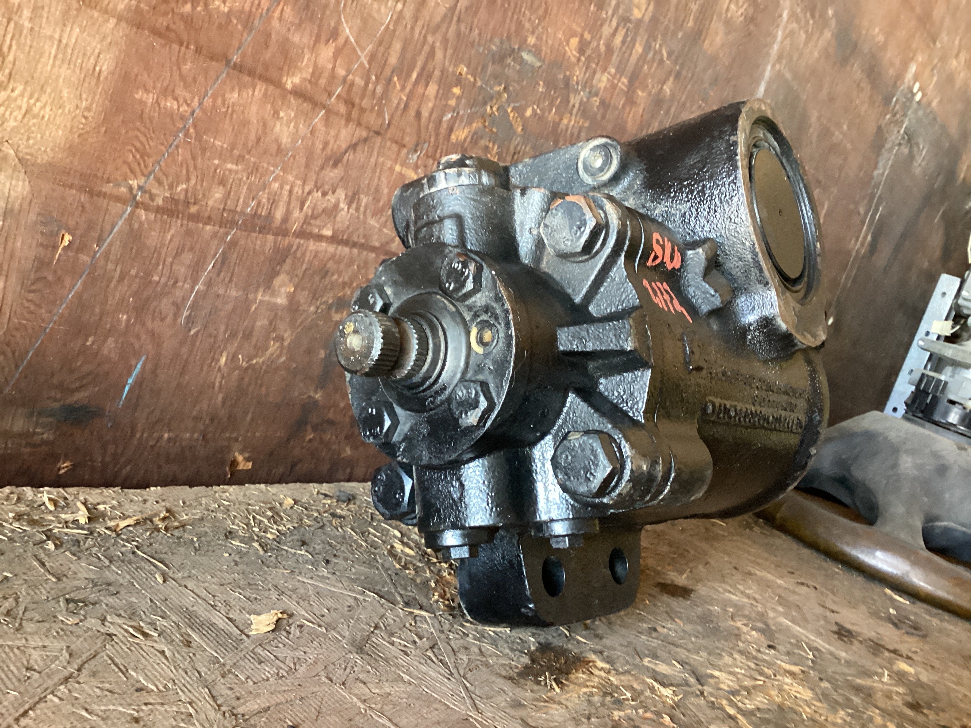 USED | POWER STEERING GEAR BOX VOLVO | SKU1,172