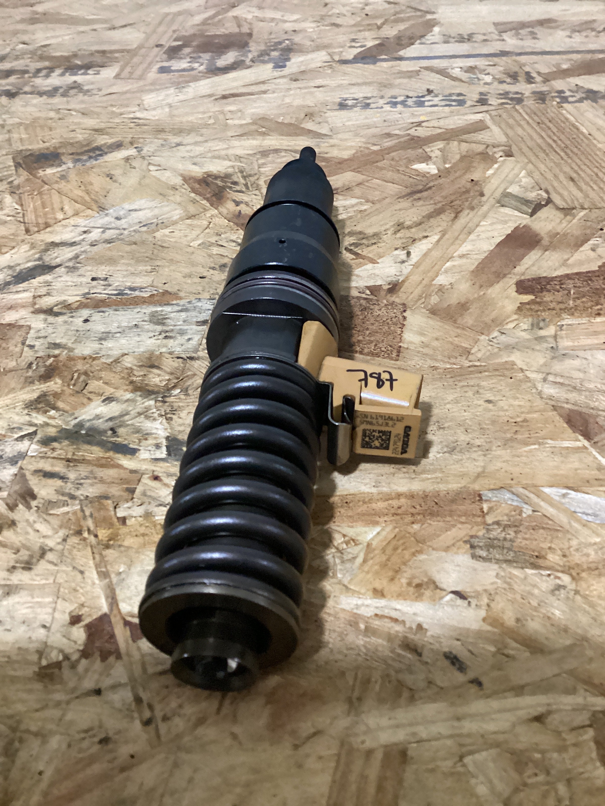 USED | FUEL INJECTOR VOLVO D13 | SKU787