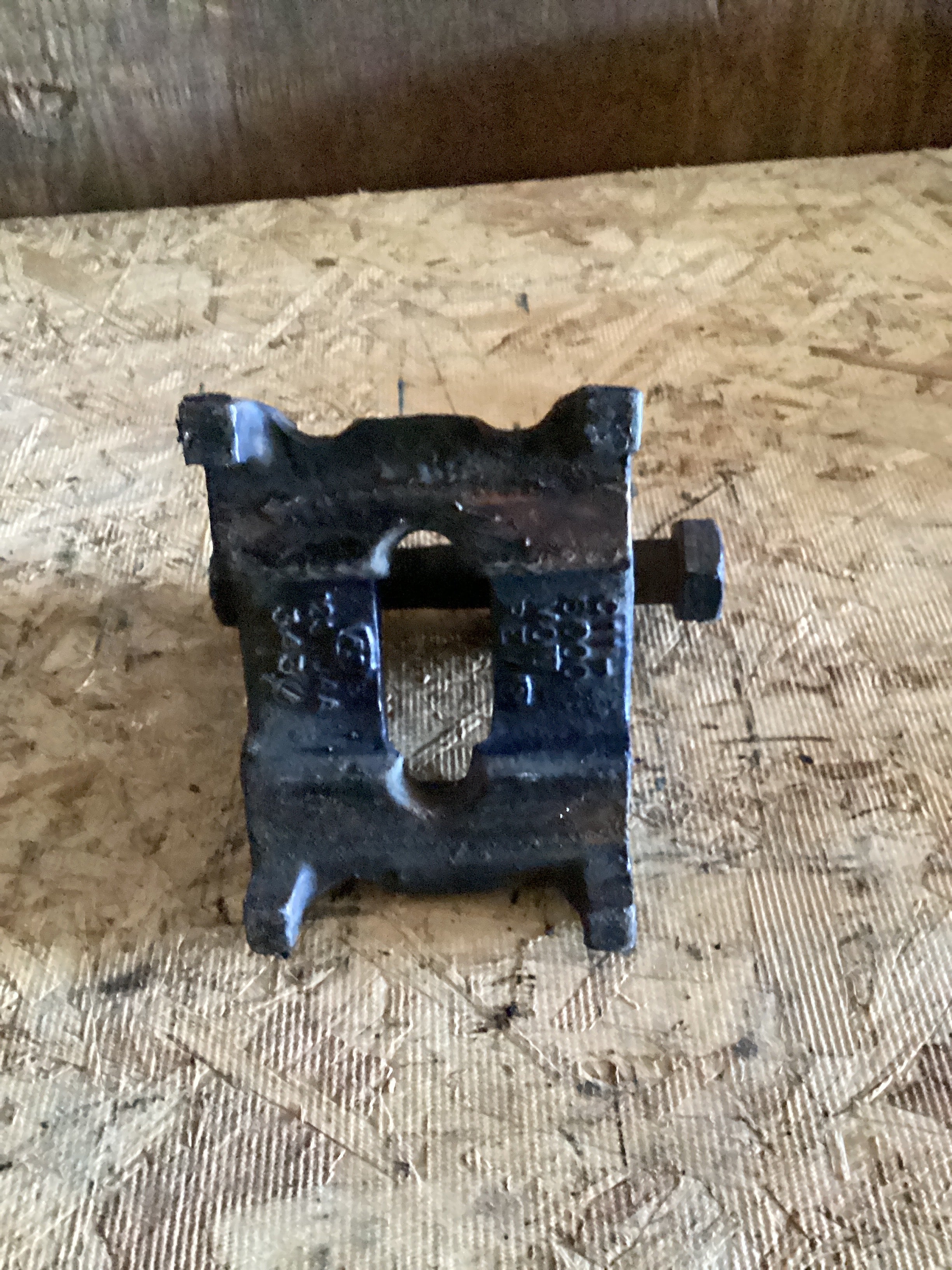 USED | REAR SUSPENSION LEAF SPRING U-BOLT BRACKET | SKU782