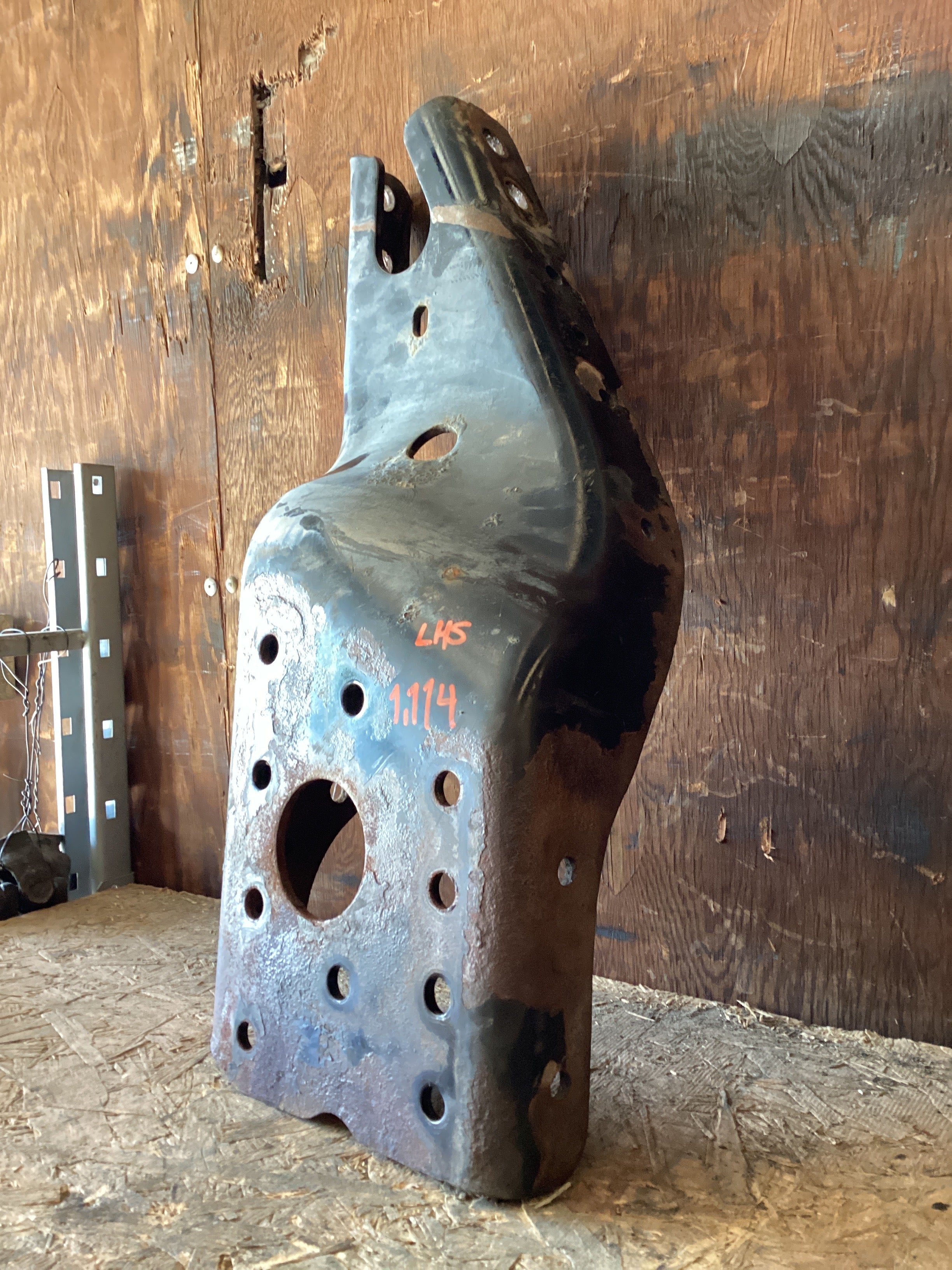 USED | FORWARD FRAME BRACKET LHS CASCADIA | SKU1,114