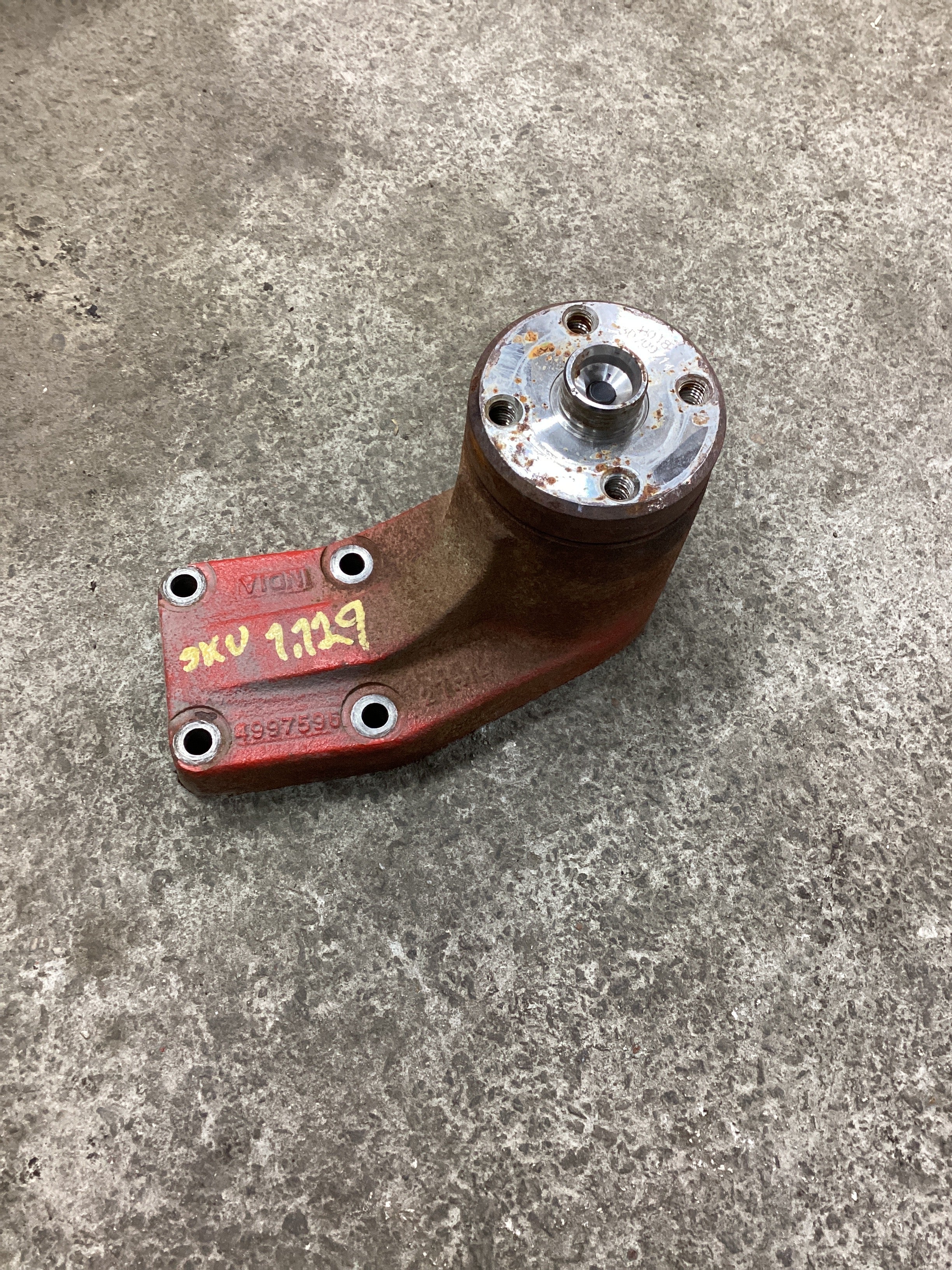 USED | ENGINE HUB FAN SUPPORT CUMMINS ISB 2012 | SKU1,129