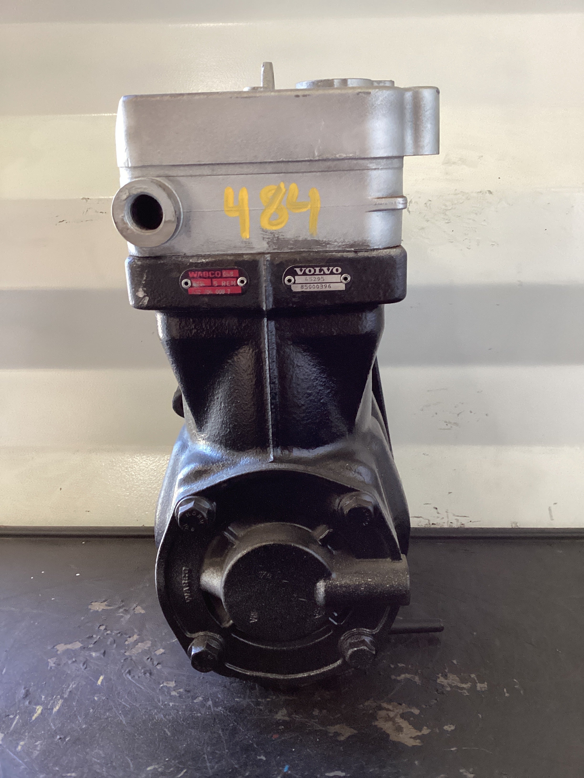 USED | AIR COMPRESSOR VOLVO D12 | SKU484