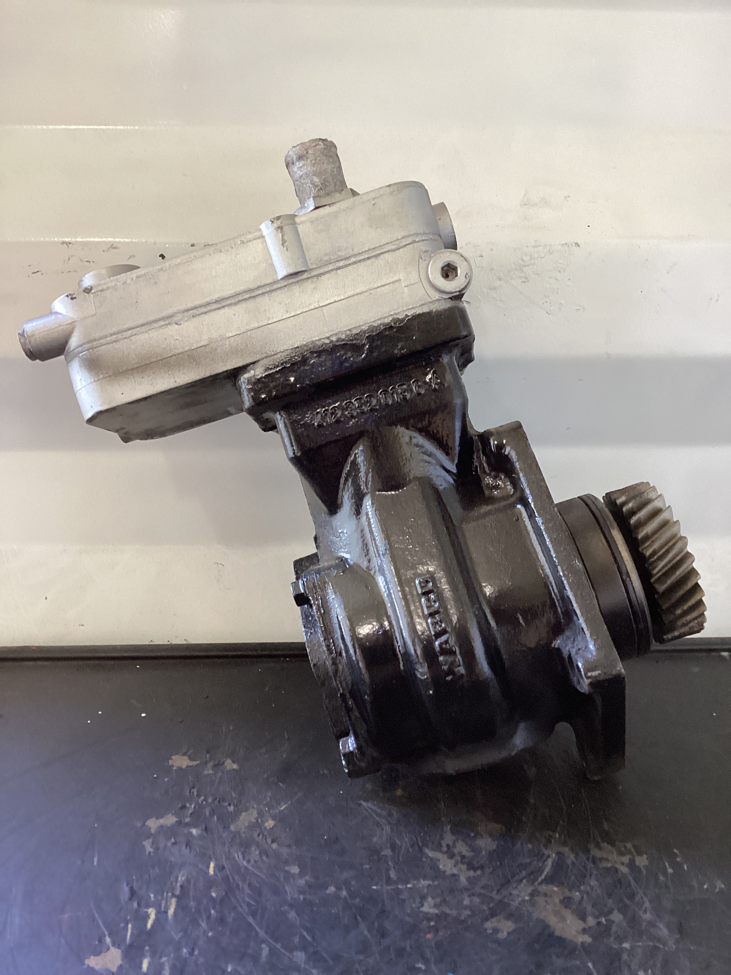 USED | AIR COMPRESSOR MERCEDEZ BENZ MBE4000 | SKU482