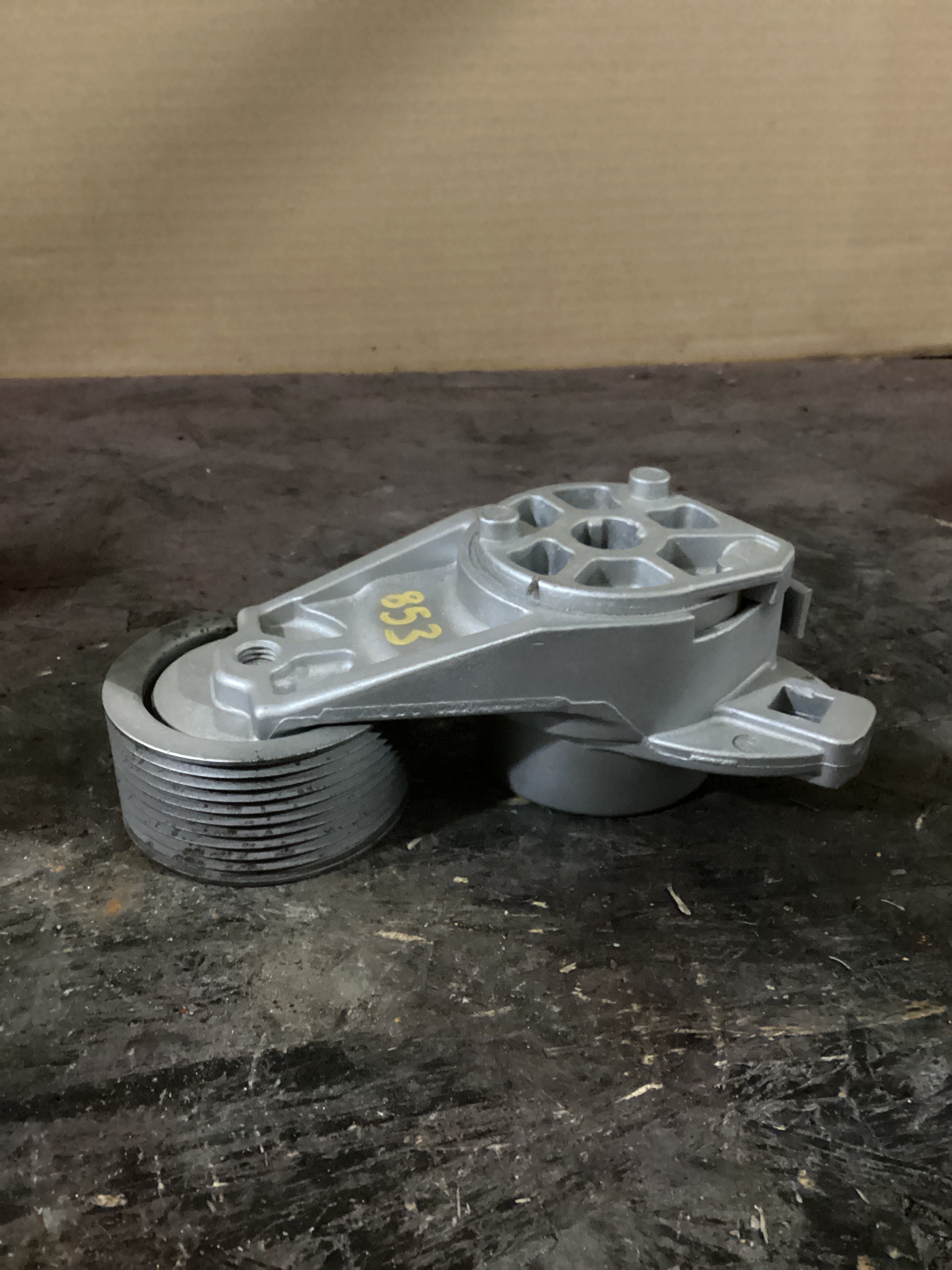 USED | ENGINE BELT TENSIONER VOLVO VNL D13 |SKU853