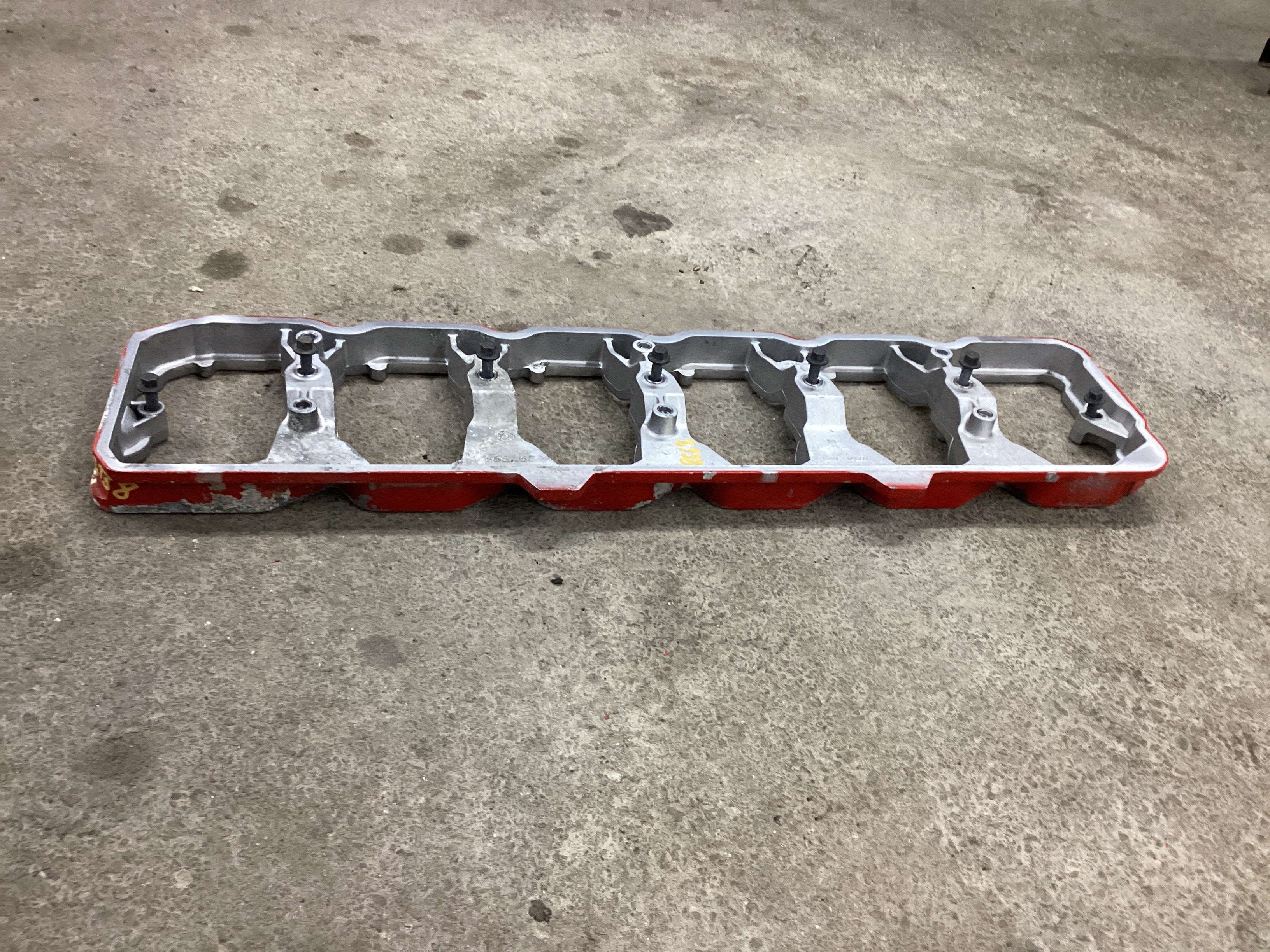 USED | ENGINE ROCKER LEVEL HOUSING CUMMINS ISB 2012 | SKU1,138