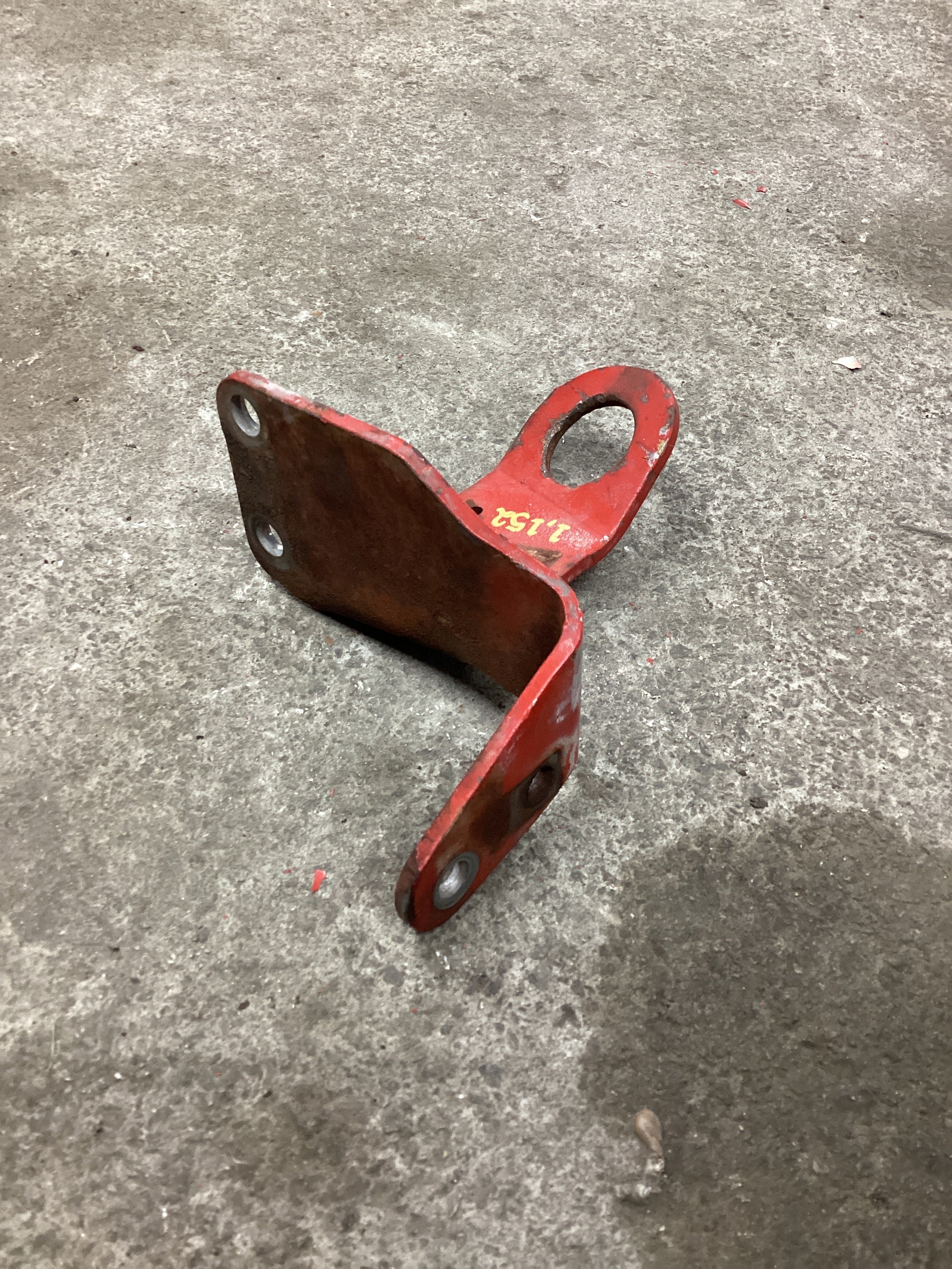 USED | ENGINE LIFTING BRACKET CUMMINS ISB 2012 | SKU1,152