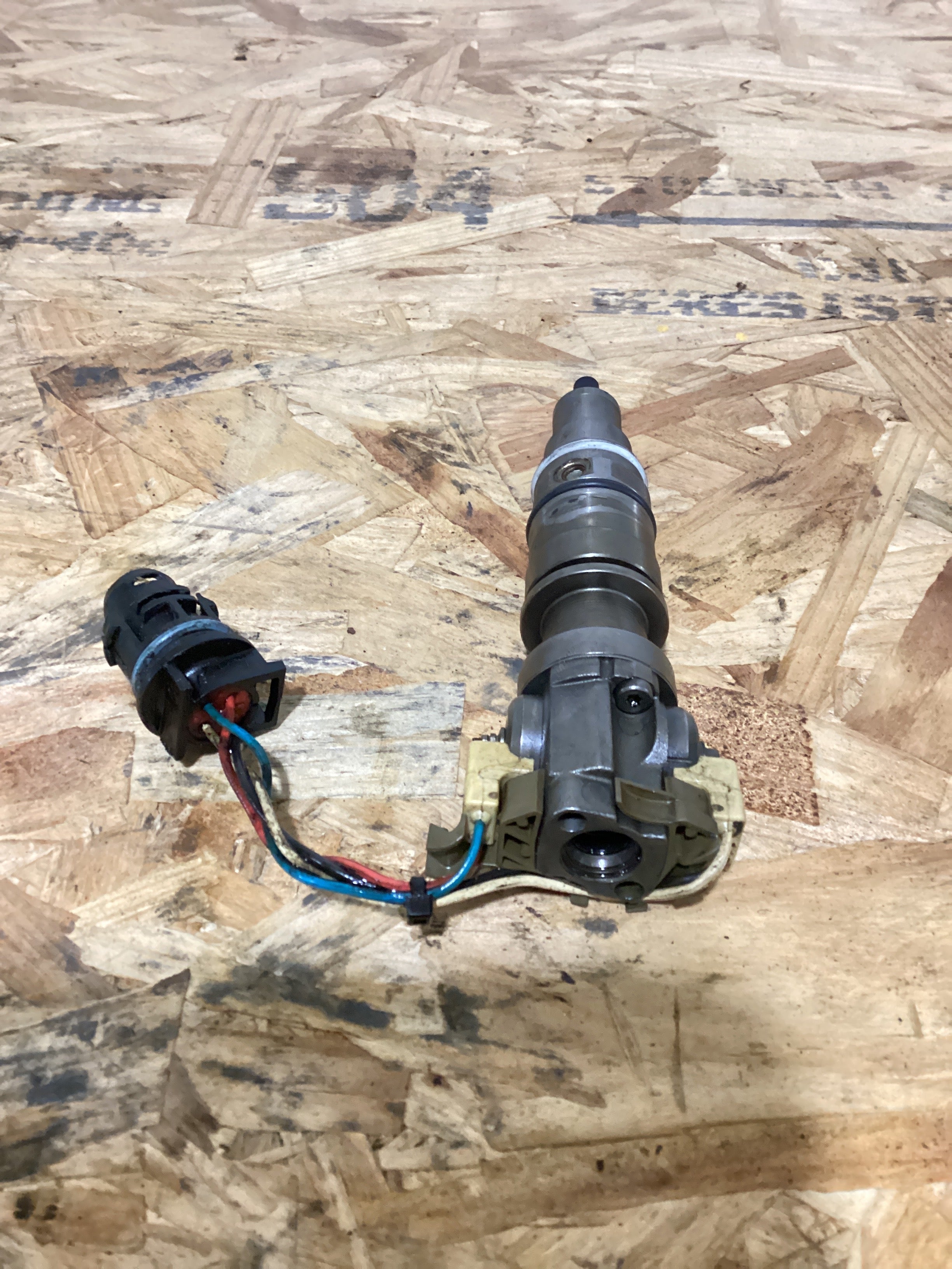 USED | FUEL INJECTOR INTERNATIONAL NAVISTAR | SKU767