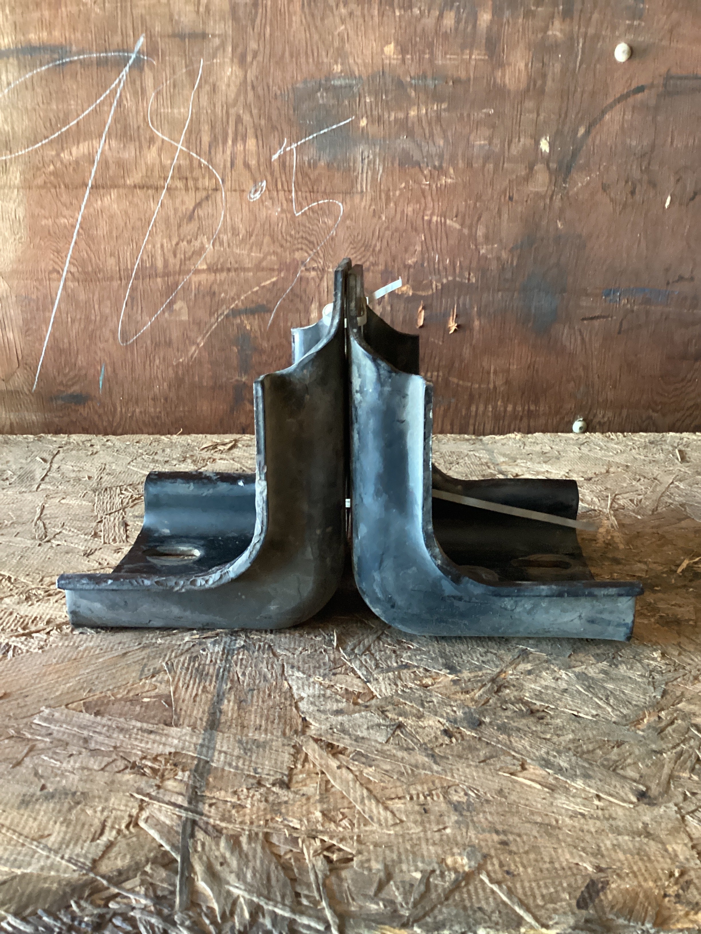 USED | FRONT BUMPER BRACKET LHS AND RHS VOLVO | SKU984