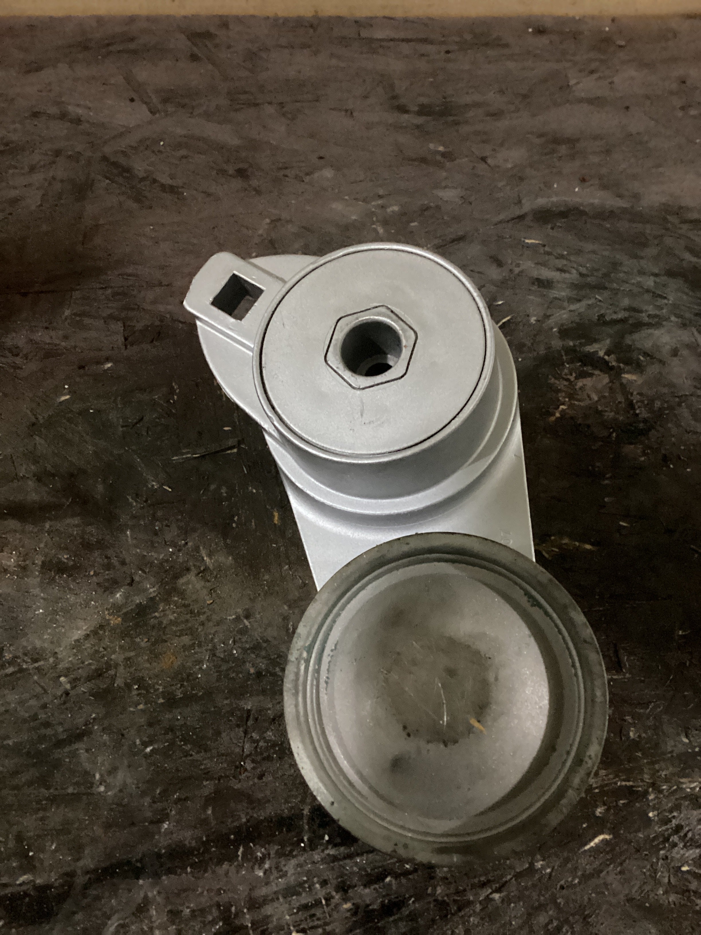 USED | ENGINE BELT TENSIONER VOLVO VNL D13 |SKU853