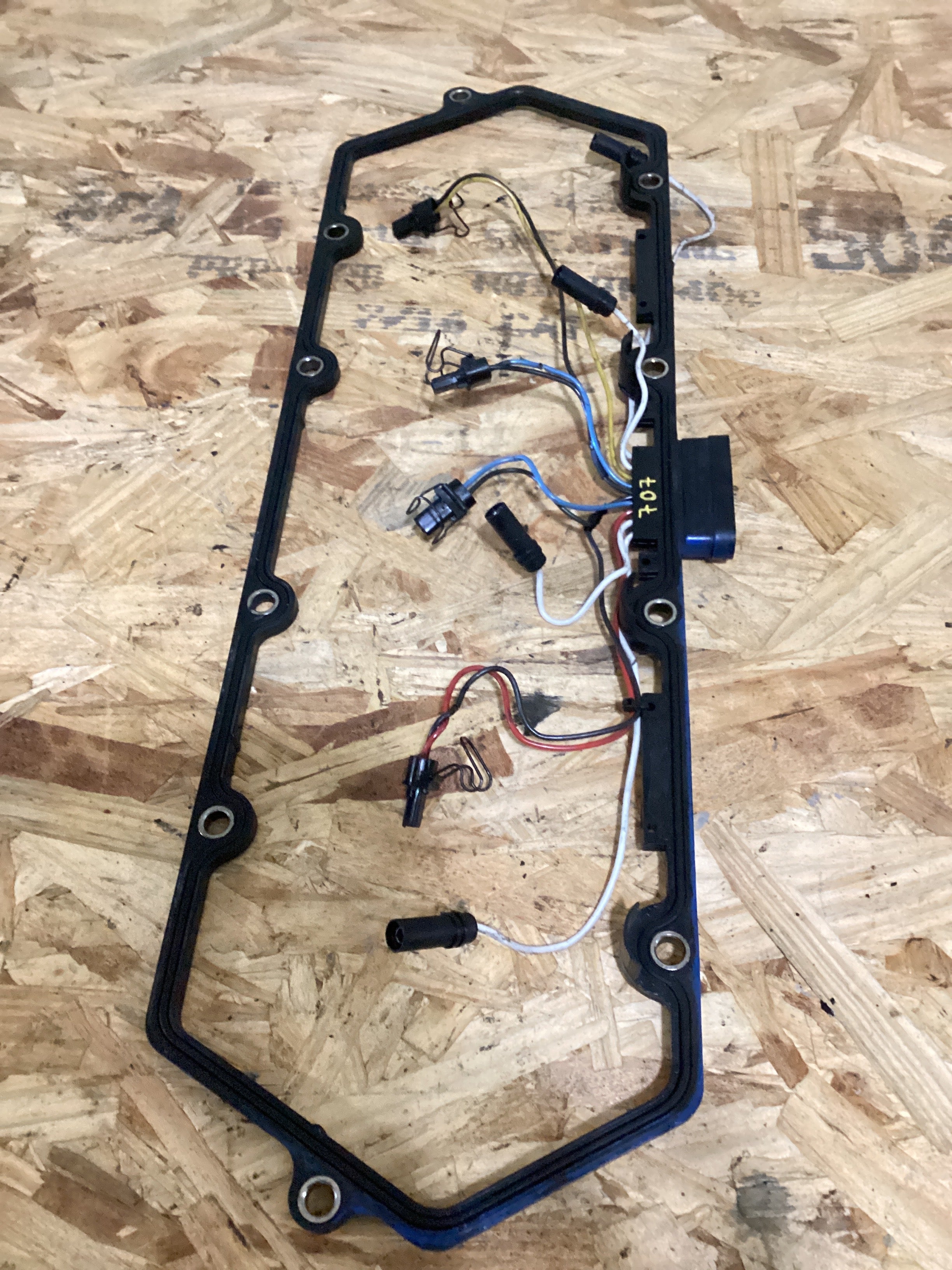 USED | INJECTOR HARNESS AND VALVE COVER GASKET INTERNATIONAL NAVISTAR | SKU707