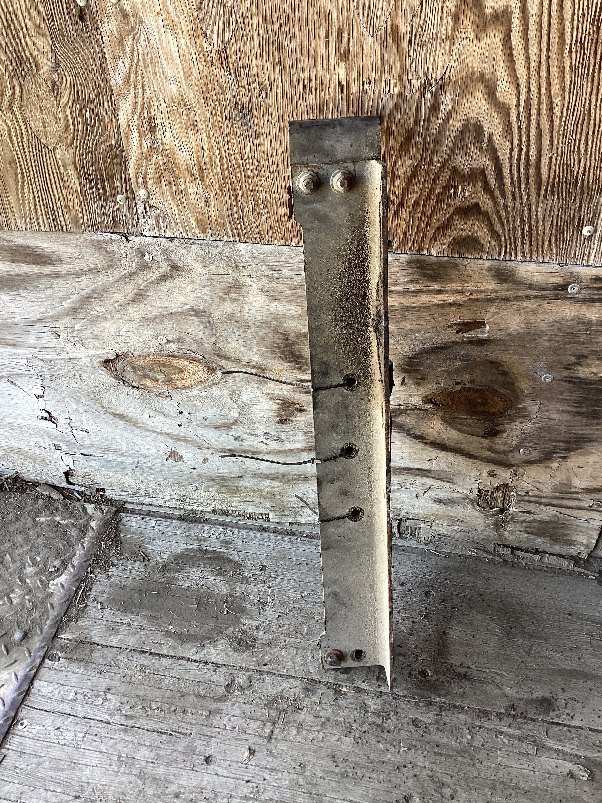 USED | CENTER BEARING BRIDGE BRACKET | SKU1,123