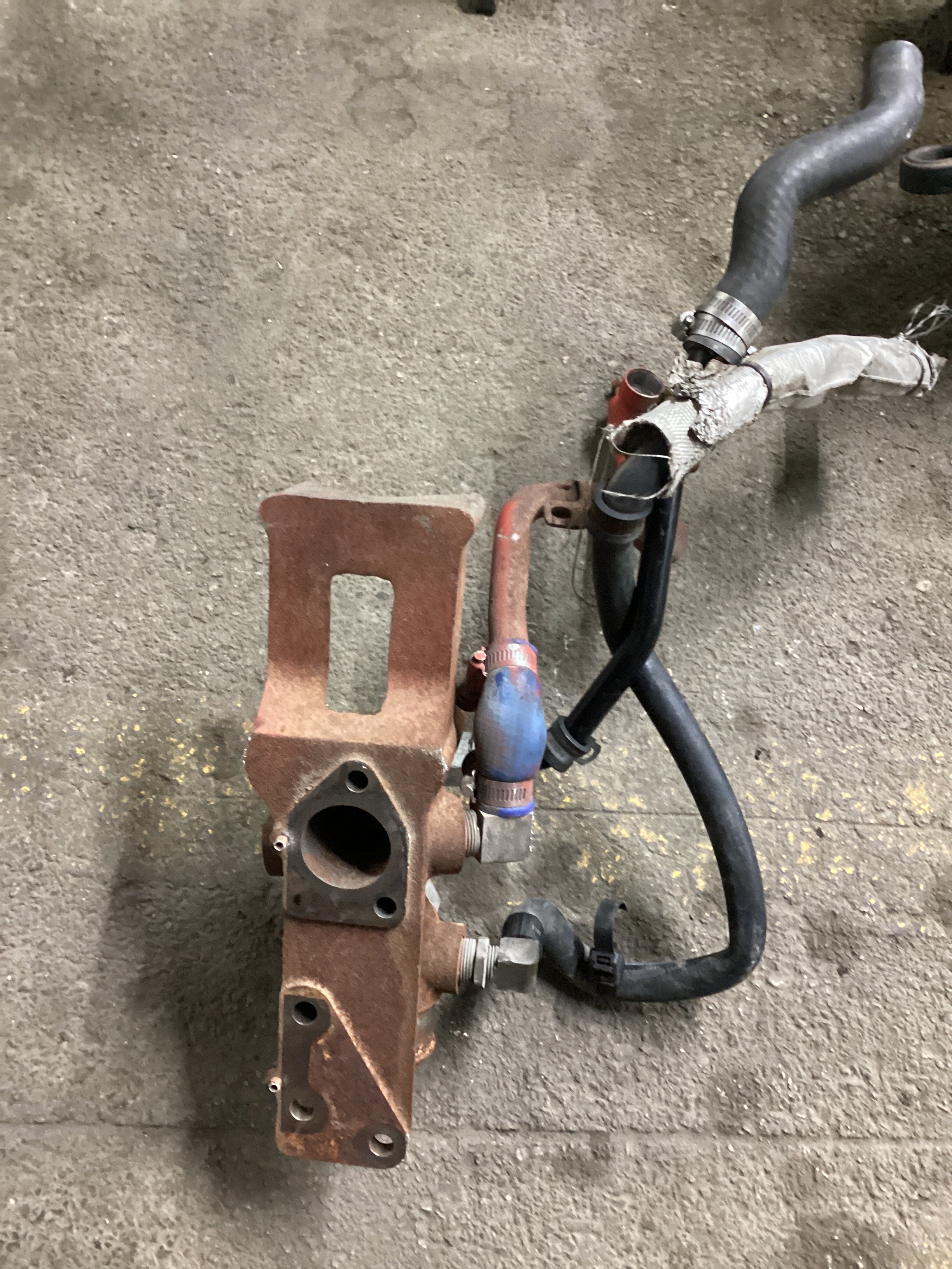 USED | ENGINE WATER INLET CONECCTION CUMMINS ISB 2012 | SKU1,128