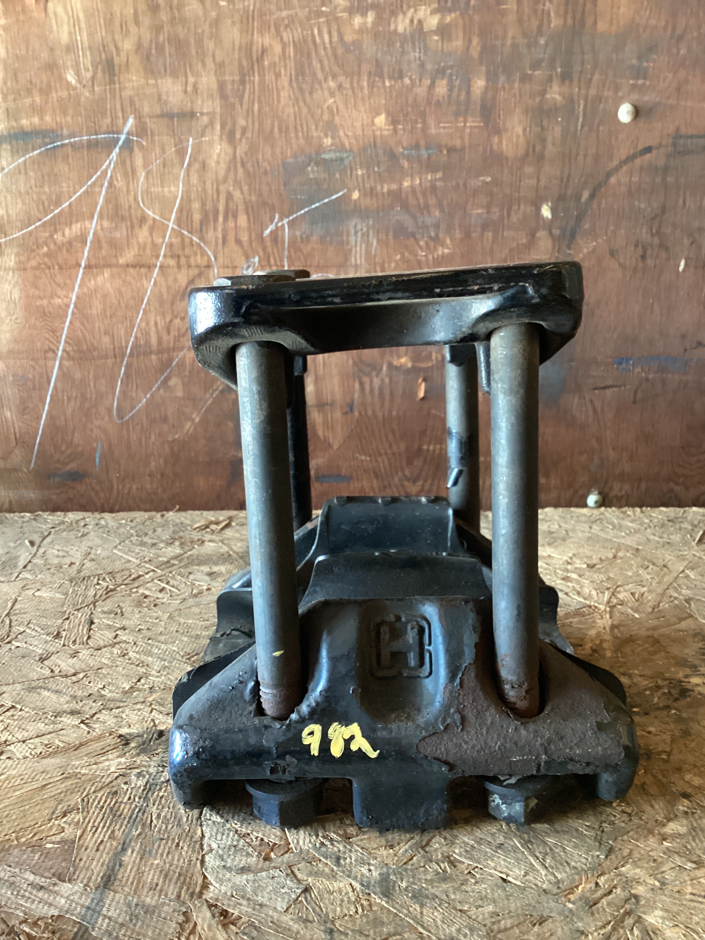 USED | REAR SUSPENSION BRACKET ASSY FREIGHTLINER | SKU982