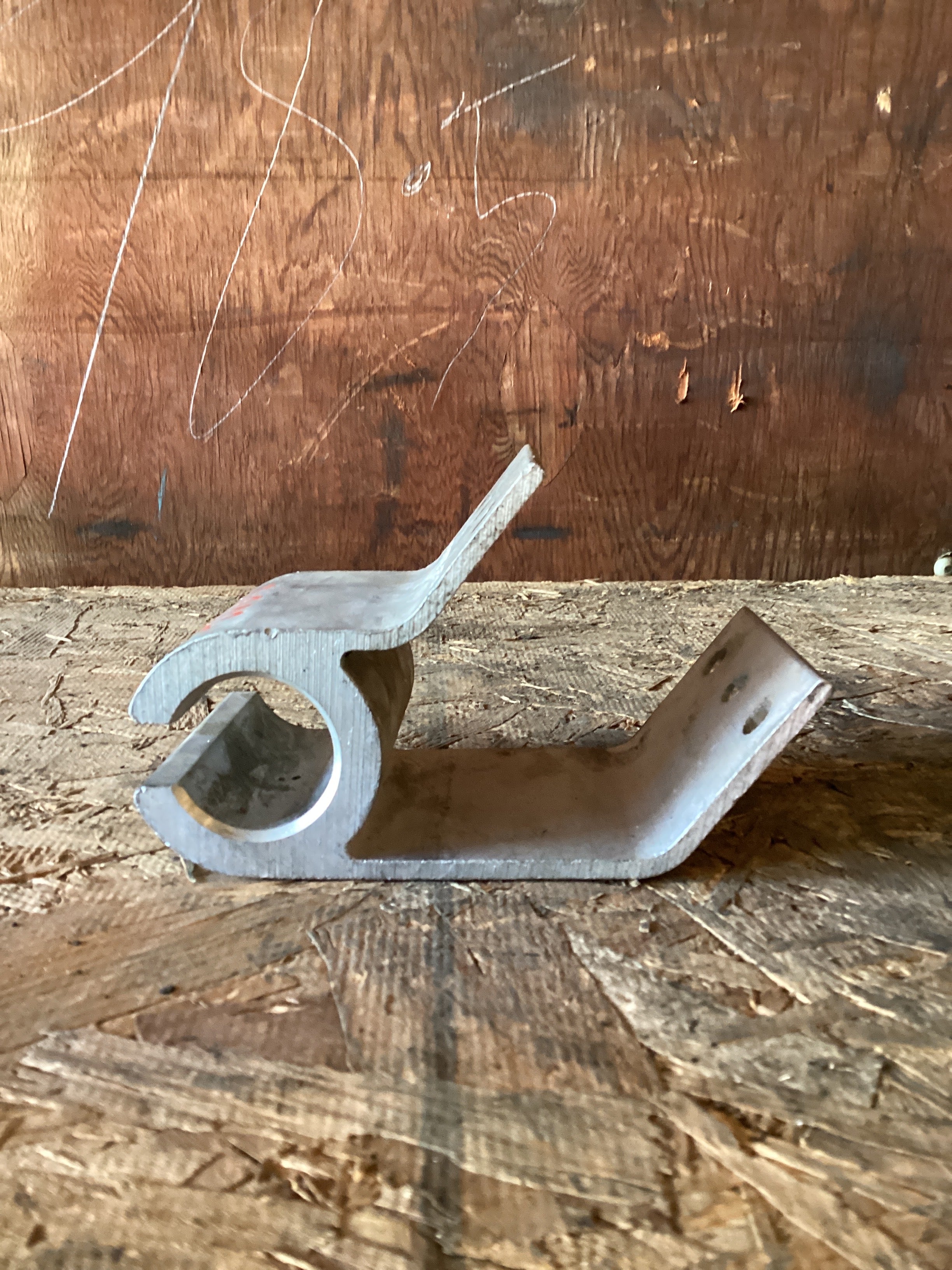 USED | HOOD GUIDE BRACKET KENWORTH | SKU1,027