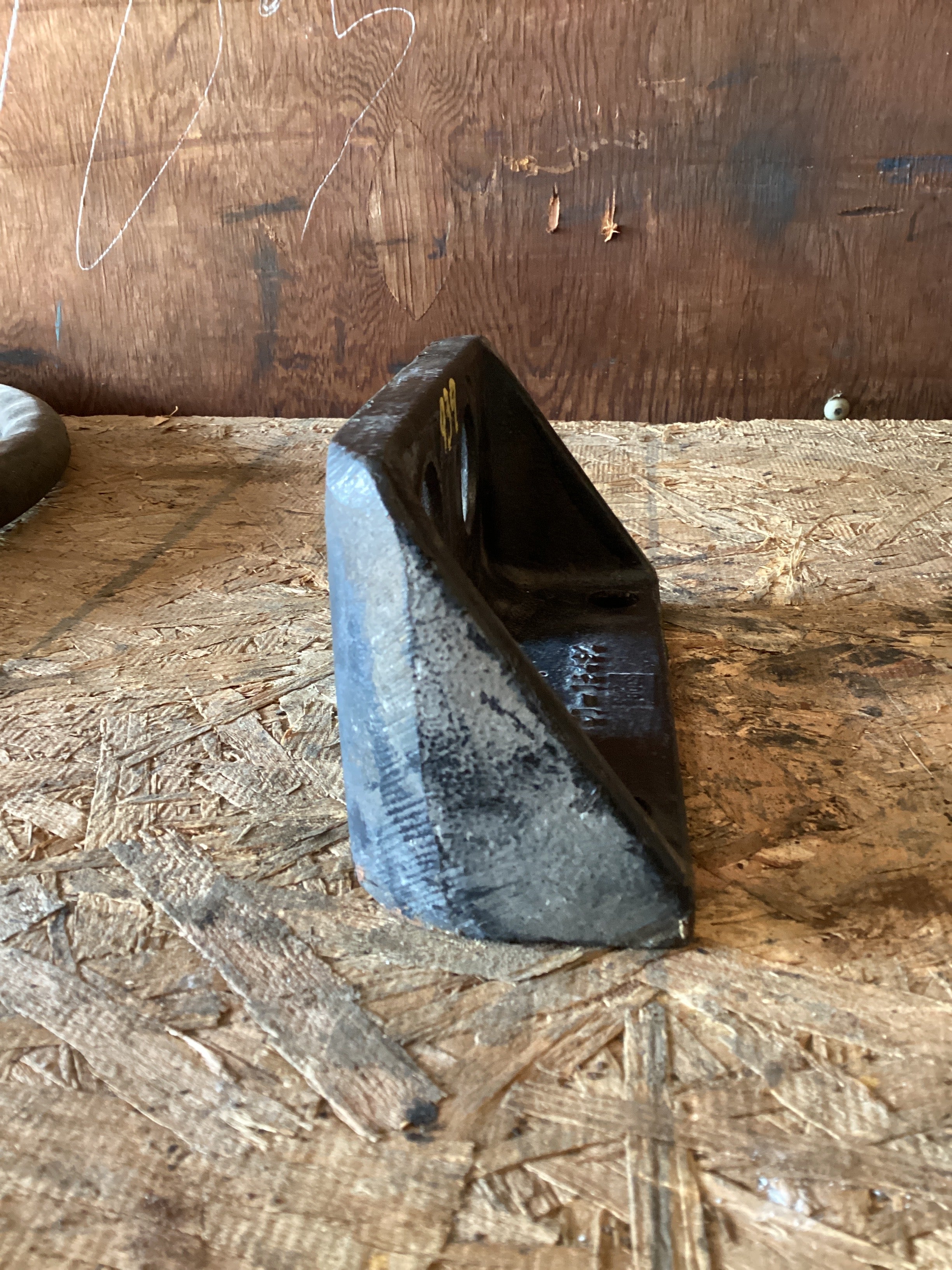 USED | REAR ENGINE SUPPORT LHS | SKU939