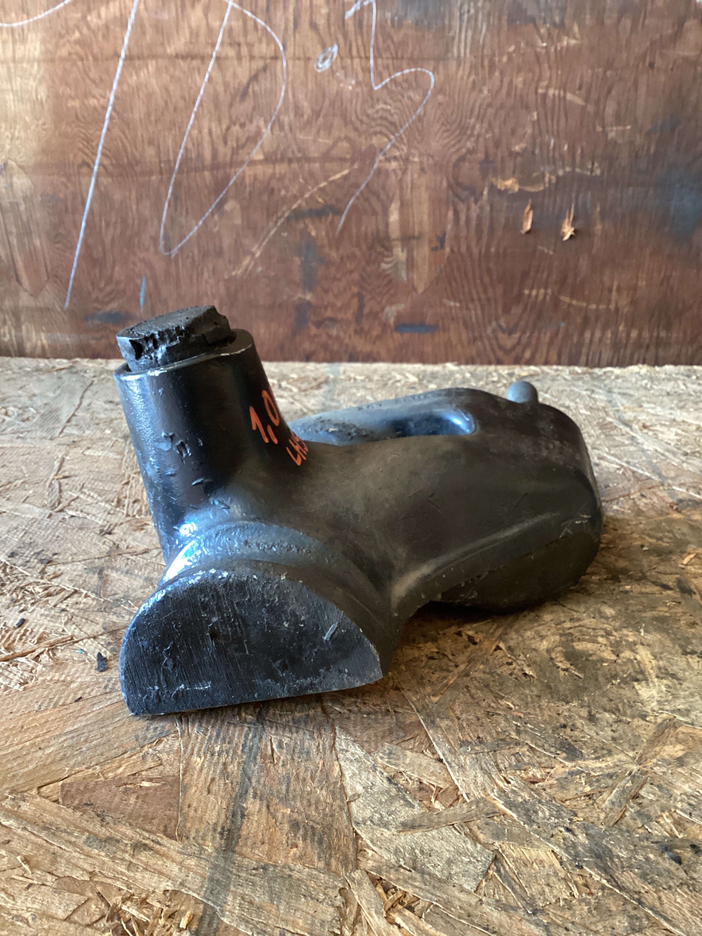 USED | FRONT SUSPENSION LEAF SPRING BUMP STOP WITH LOWER SHOCK MOUNT LHS FREIGHTLINER | SKU1,017