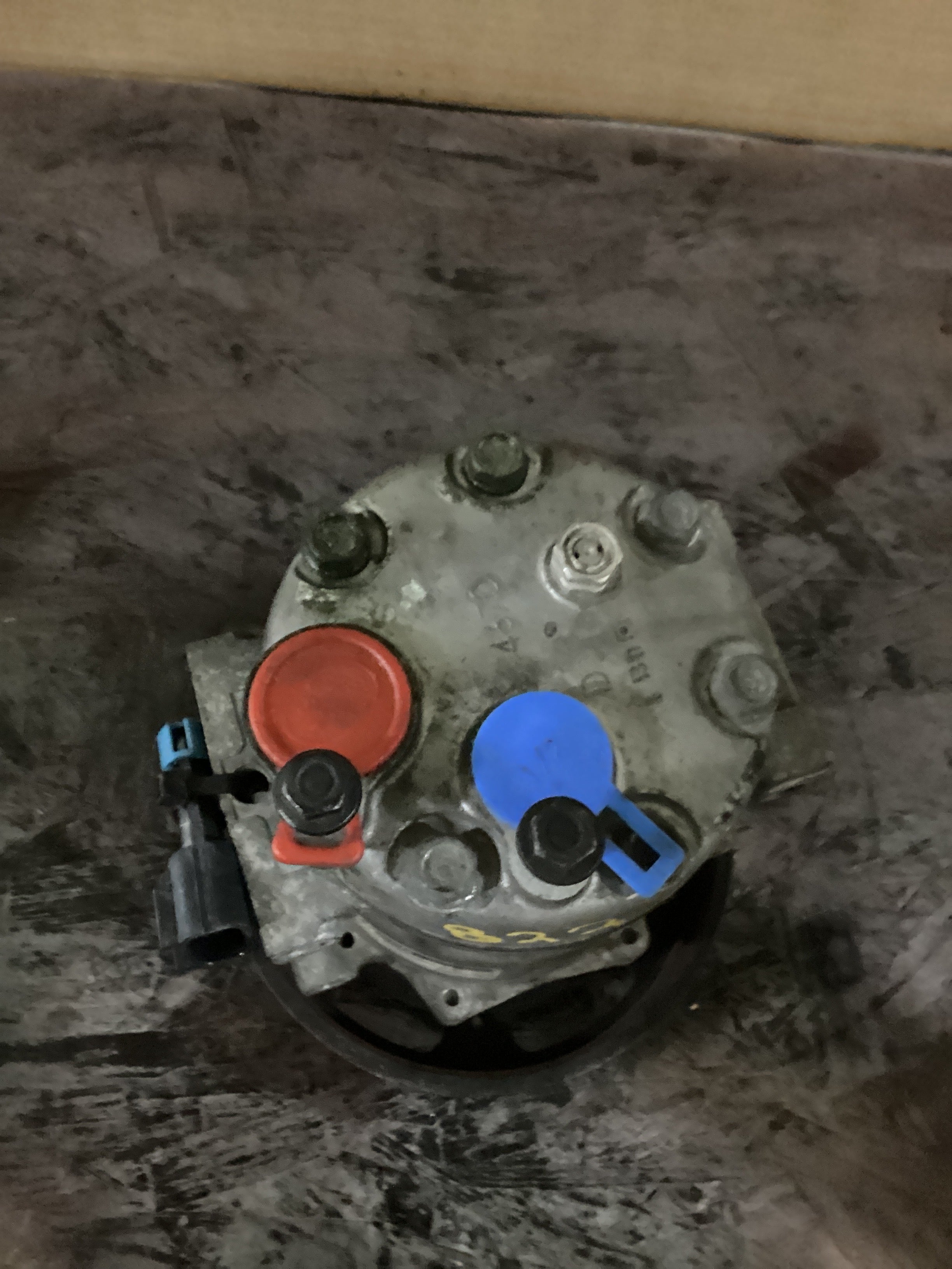 USED | A/C COMPRESSOR VOLVO 2019 D13 | SKU822