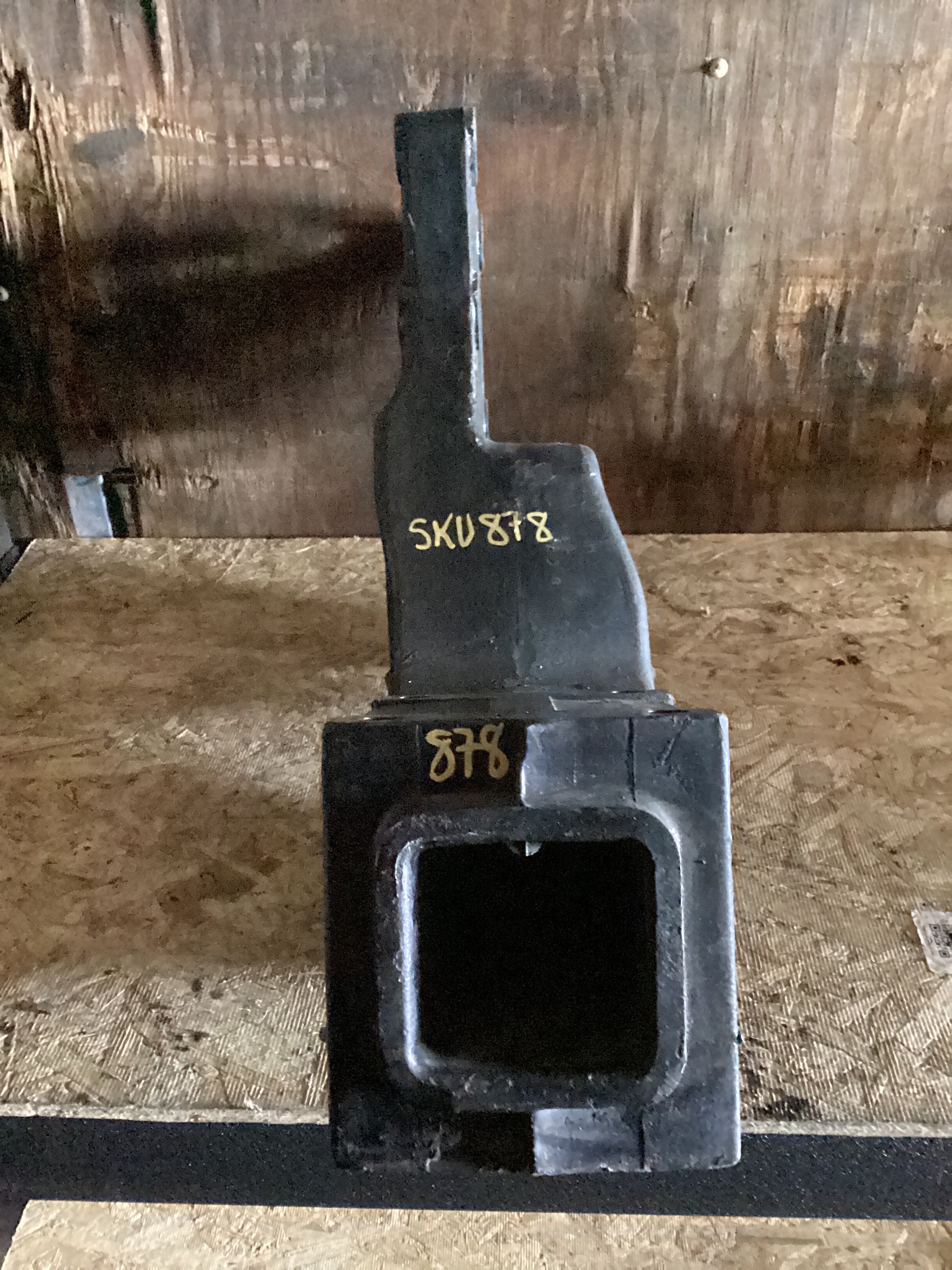 USED | FRONT SPRING DRIVE FRAME MOUNT RHS KENWORTH | SKU878