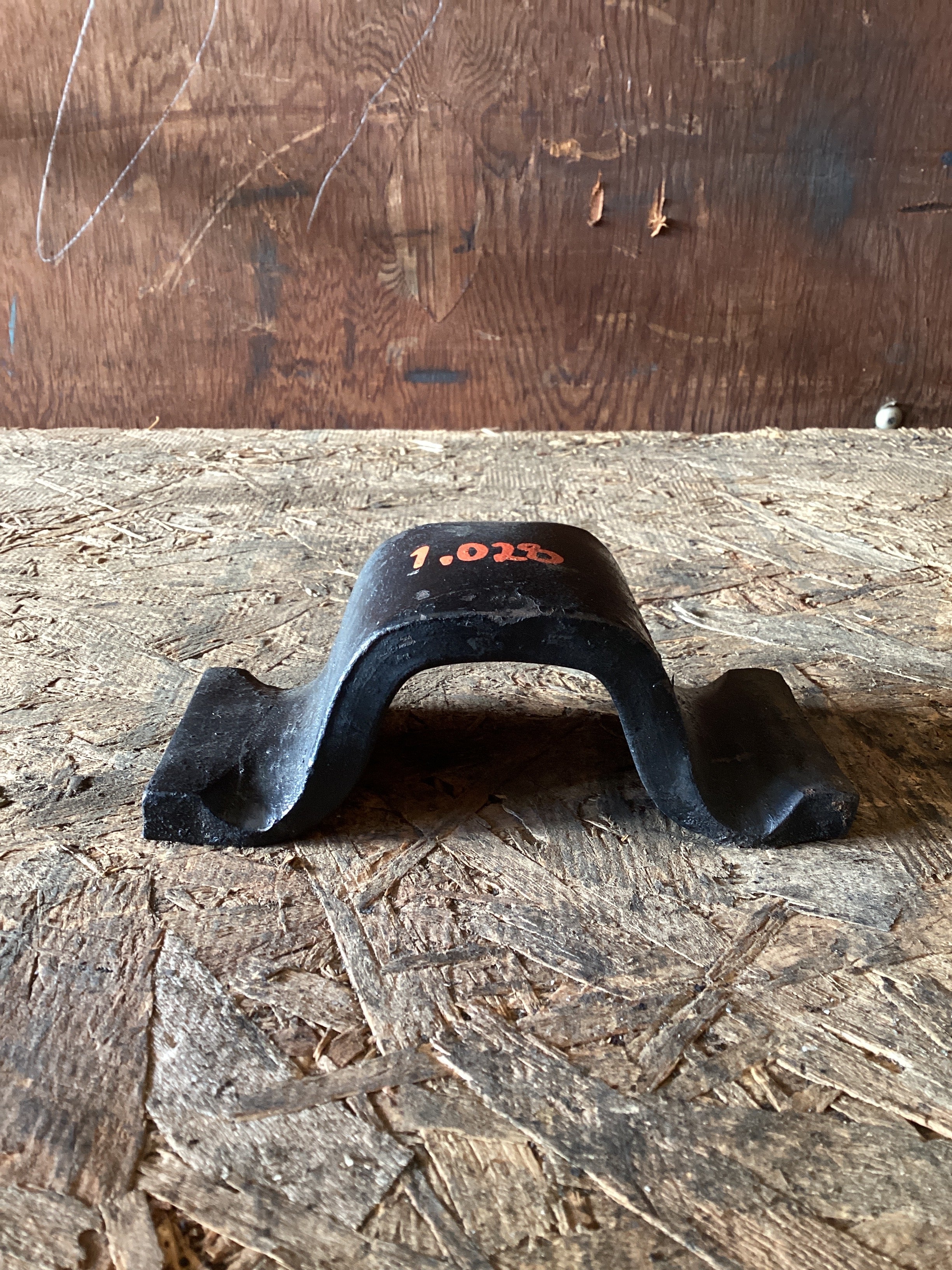 USED | SEAT BRACKET INTERNATIONAL | SKU1,028