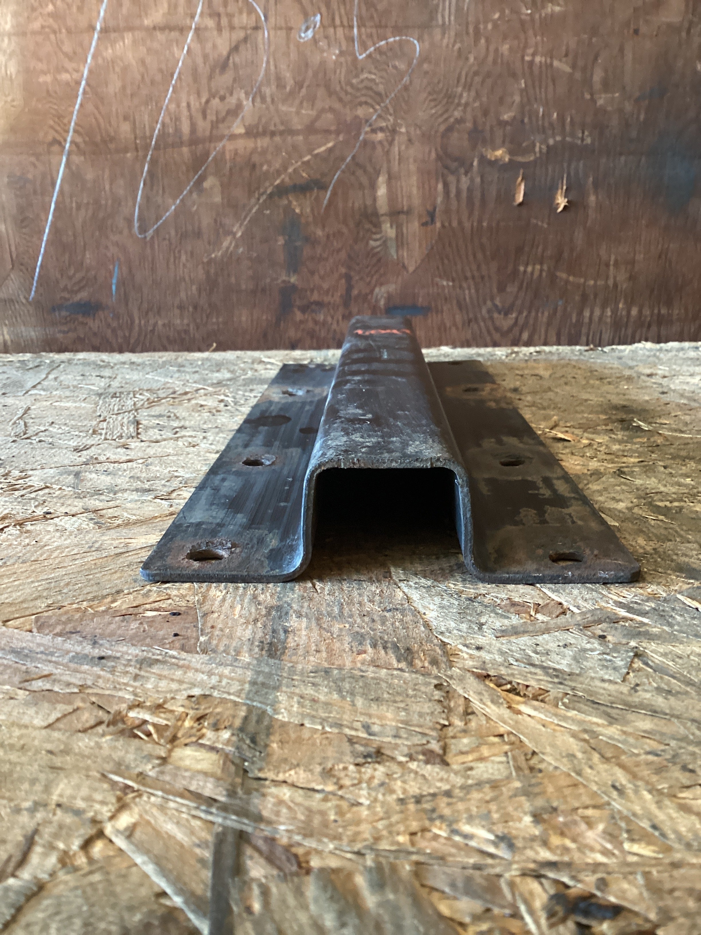 USED | MUDFLAP UPPER SUPPORT BRACKET FREIGHTLINER | SKU1,041