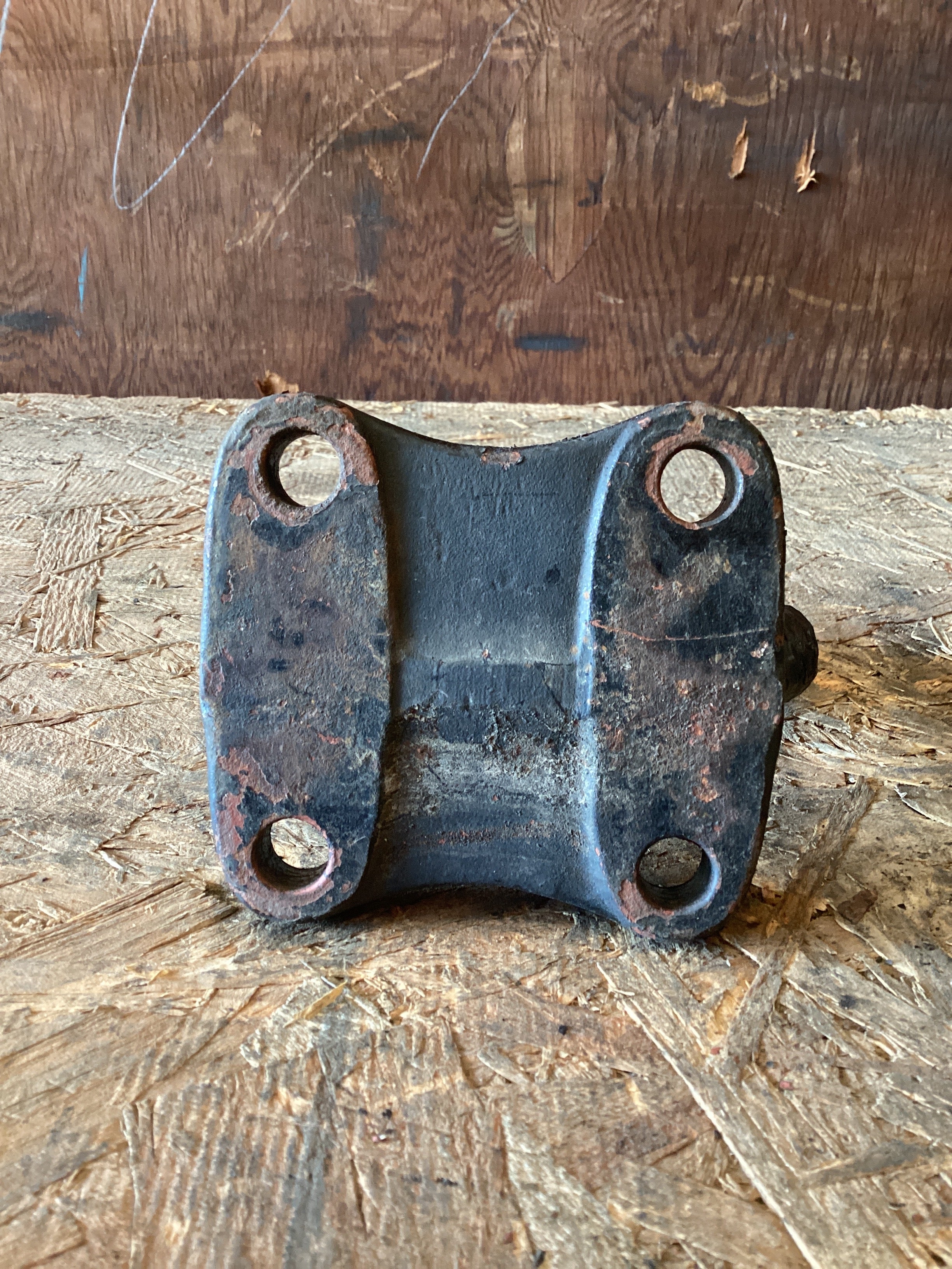 USED | TOW HOOK BRACKET INTERNATIONAL | SKU1,072