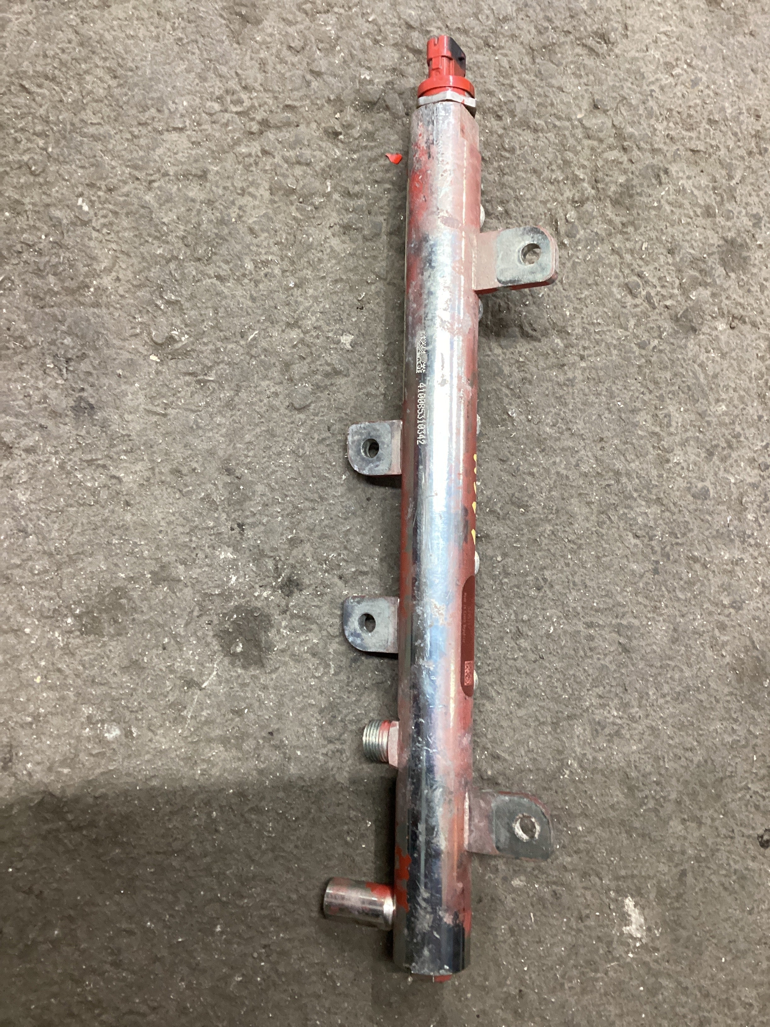USED | ENGINE FUEL RAIL ACCUMULATOR PIPE WITH SENSOR CUMMINS ISB 2012 | SKU1,164