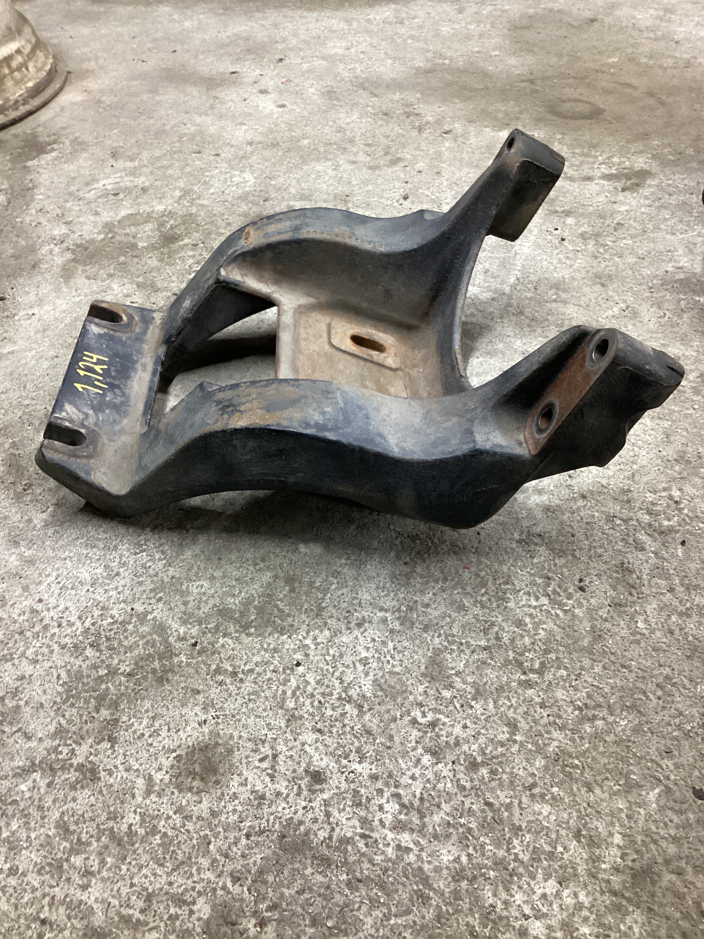 USED | FRONT ENGINE MOUNT CUMMINS ISB | SKU1,124