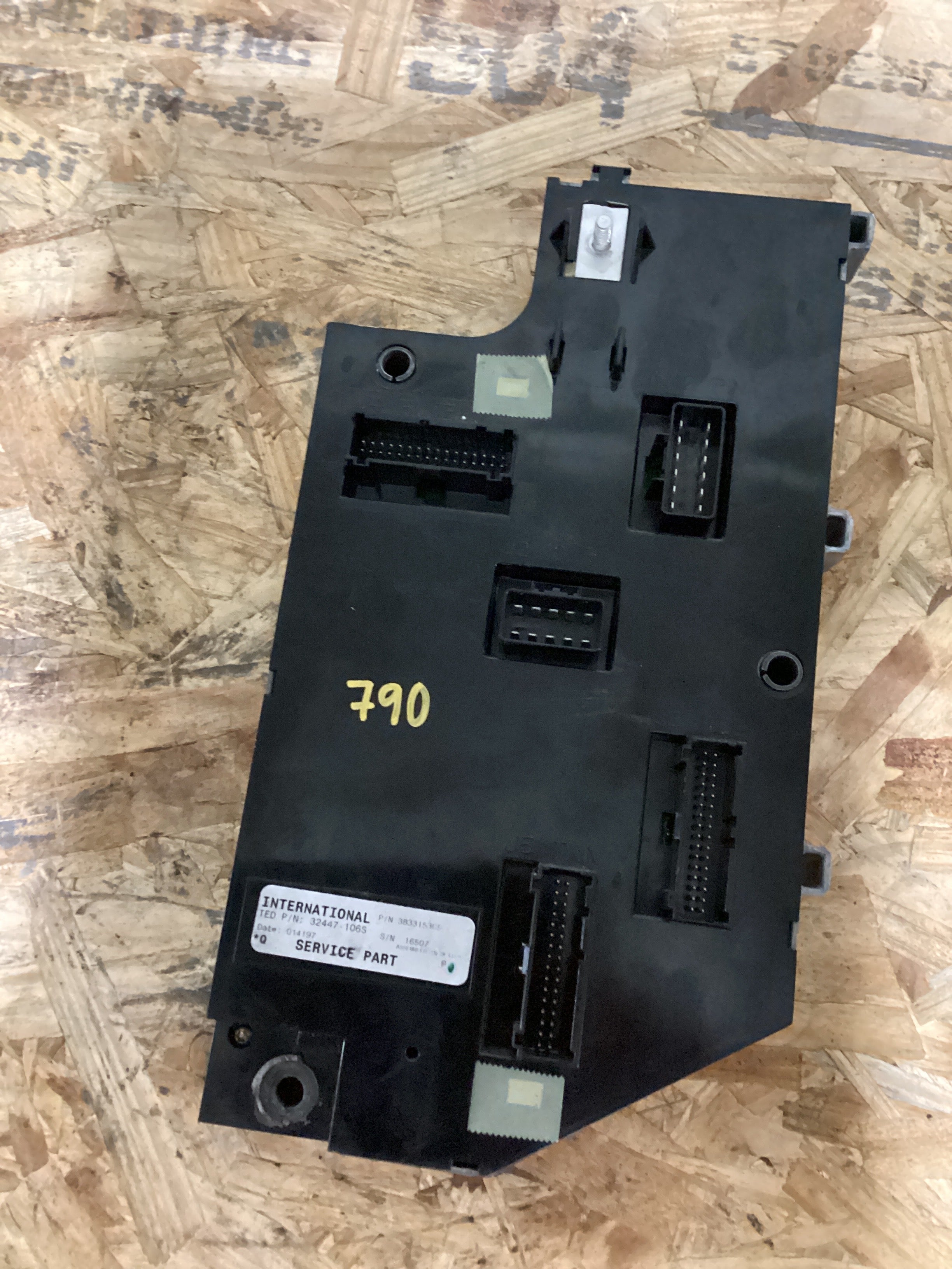 USED | ABS CONTROL MODULE INTERNATIONAL | SKU790