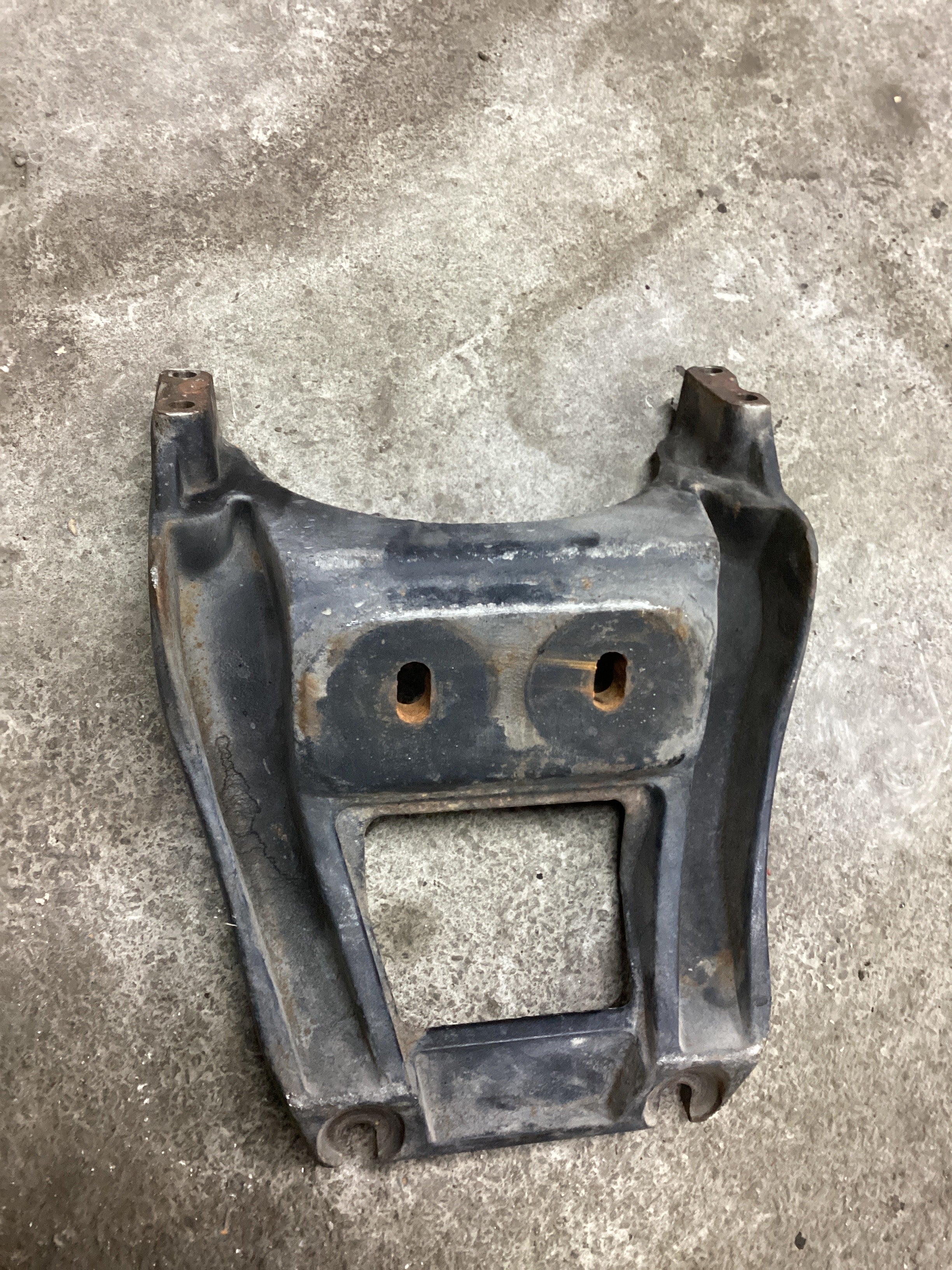 USED | FRONT ENGINE MOUNT CUMMINS ISB | SKU1,124