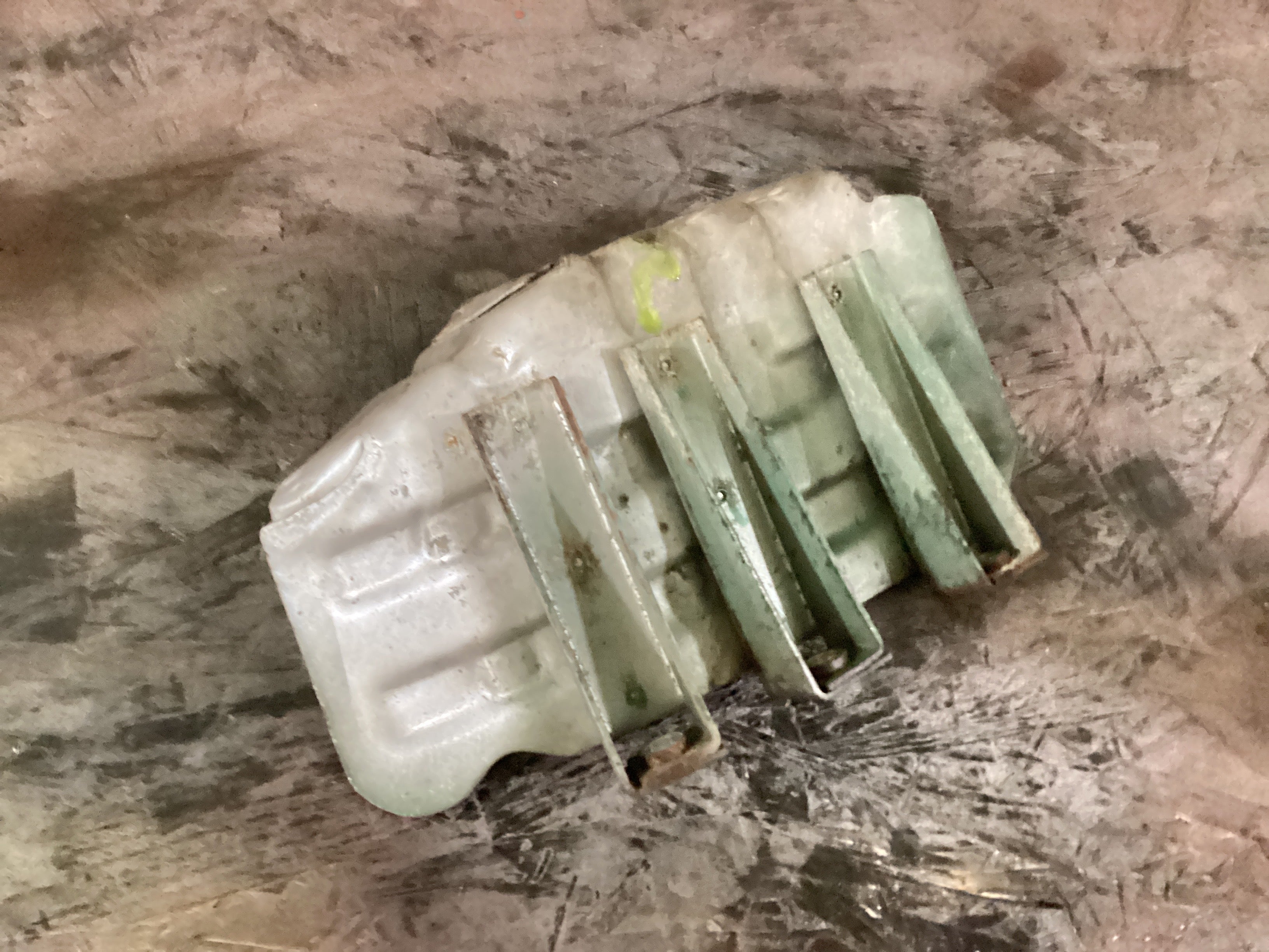 USED | EXHAUST MANIFOLD HEAT SHIELD VOLVO 2019 D13 | SKU823