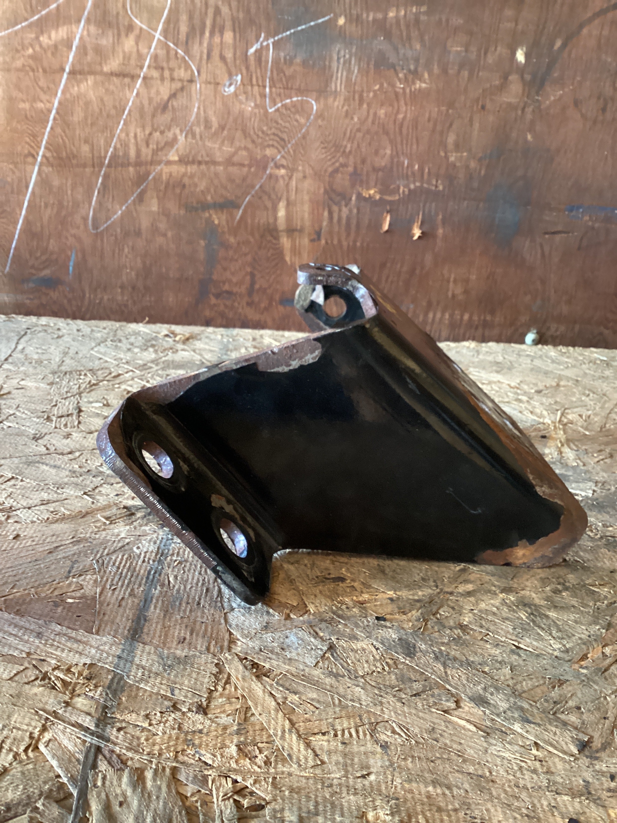 USED | AIR DRYER BRACKET CASCADIA | SKU969