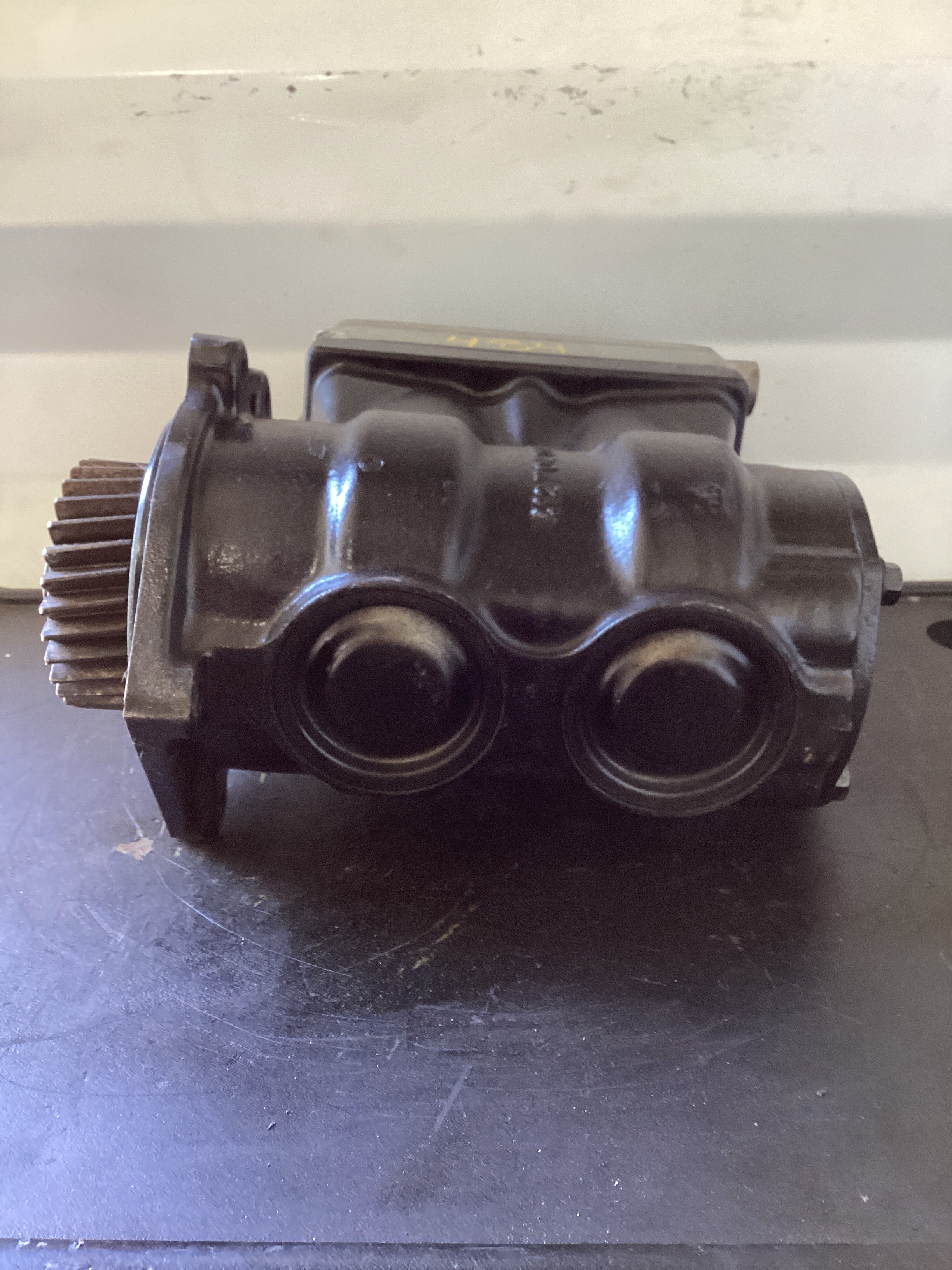 USED | AIR COMPRESSOR VOLVO D12 | SKU484