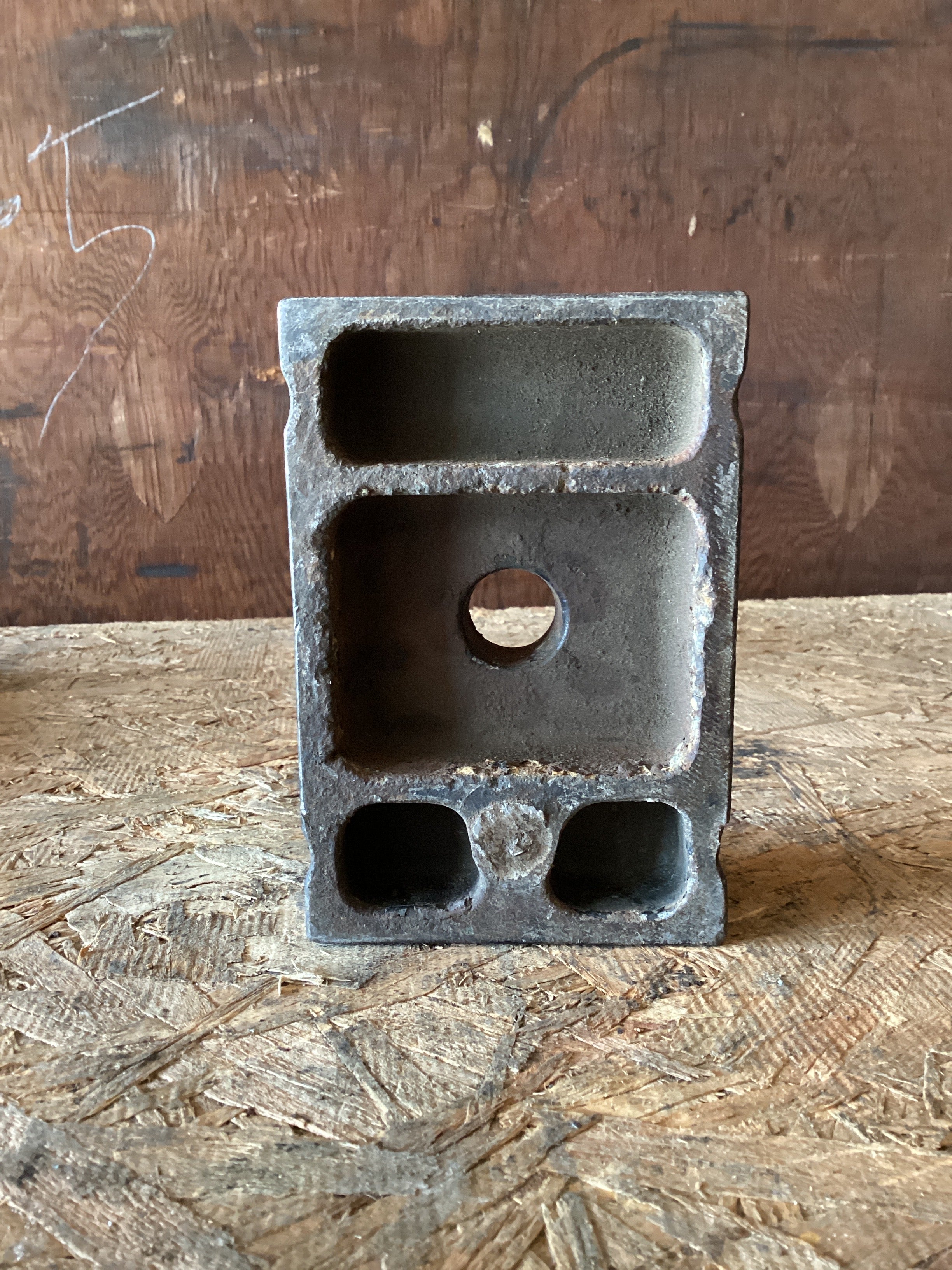 USED | FRONT LEAF SPRING SPACER KENWORTH | SKU937