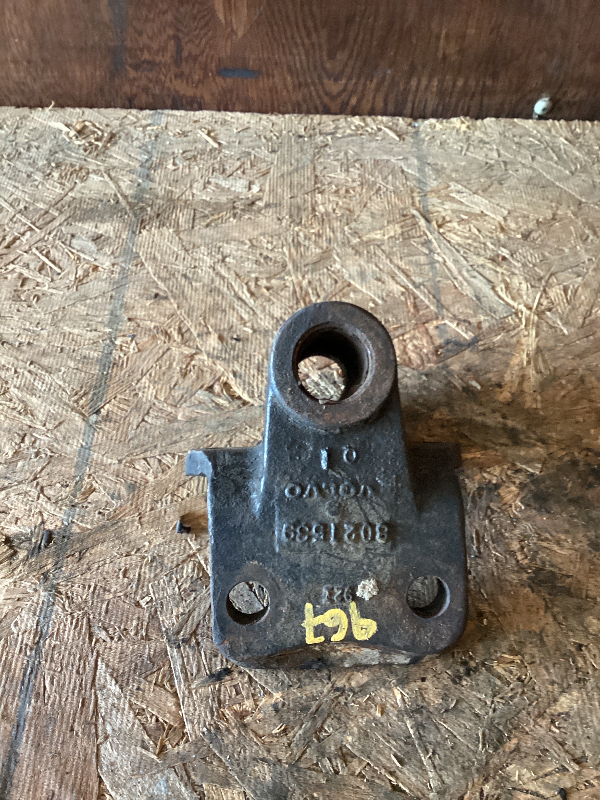 USED | REAR LEAF SPRING HANGER VOLVO | SKU967