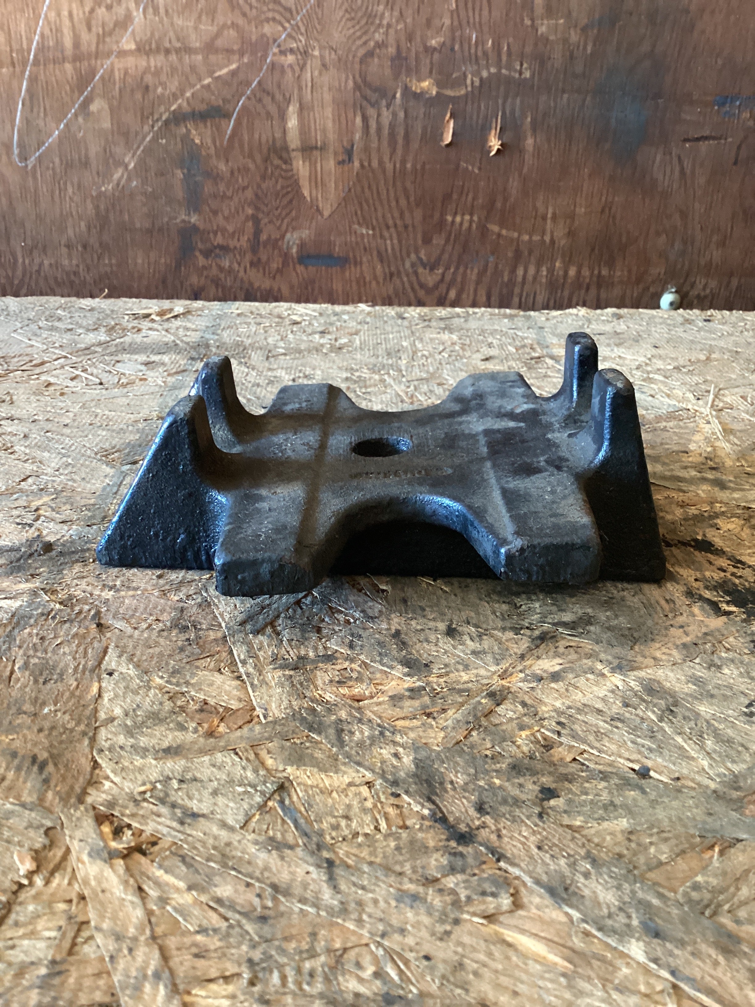 USED | REAR LEAF SPRING U BOLT AXLE SEAT PLATE BRACKET FREIGHTLINER | SKU996