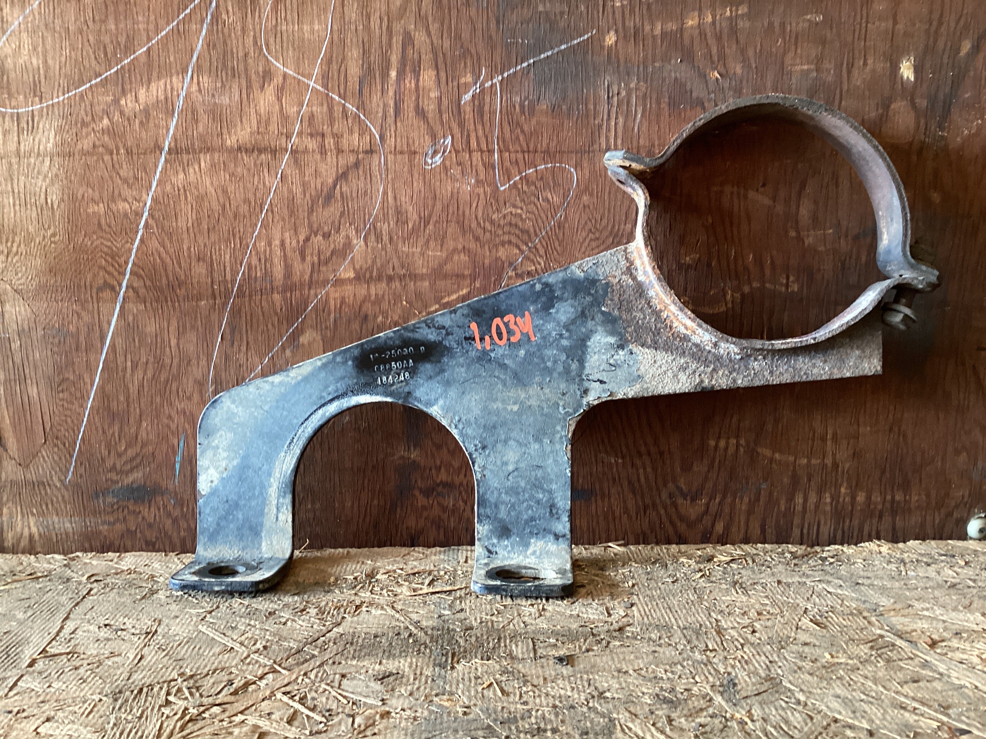 USED | MAIN BRACKET FREIGHTLINER | SKU1,034