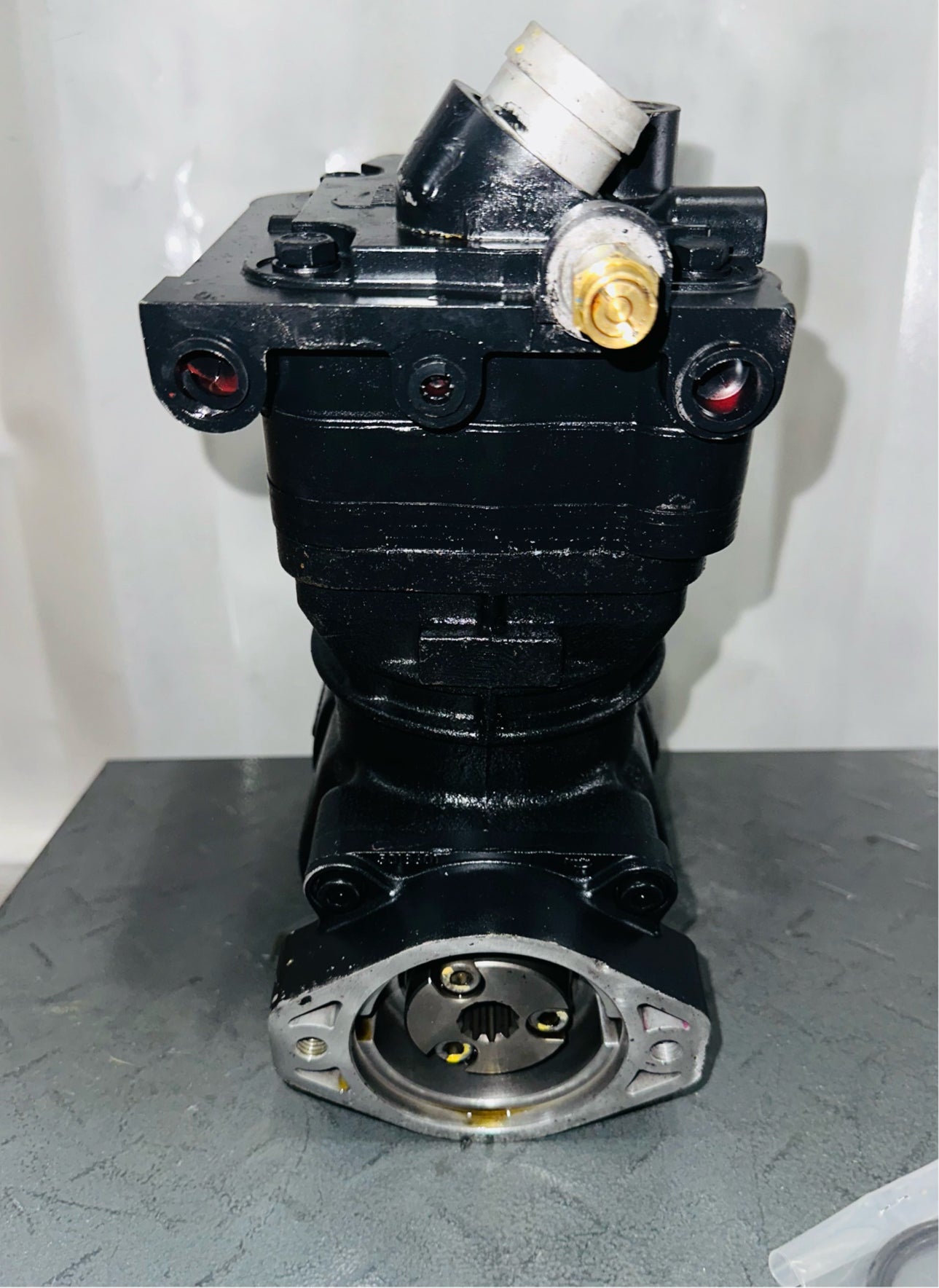 NEW | AIR COMPRESSOR ASSY NEW (DETROIT DD13-DD15) | SKU307