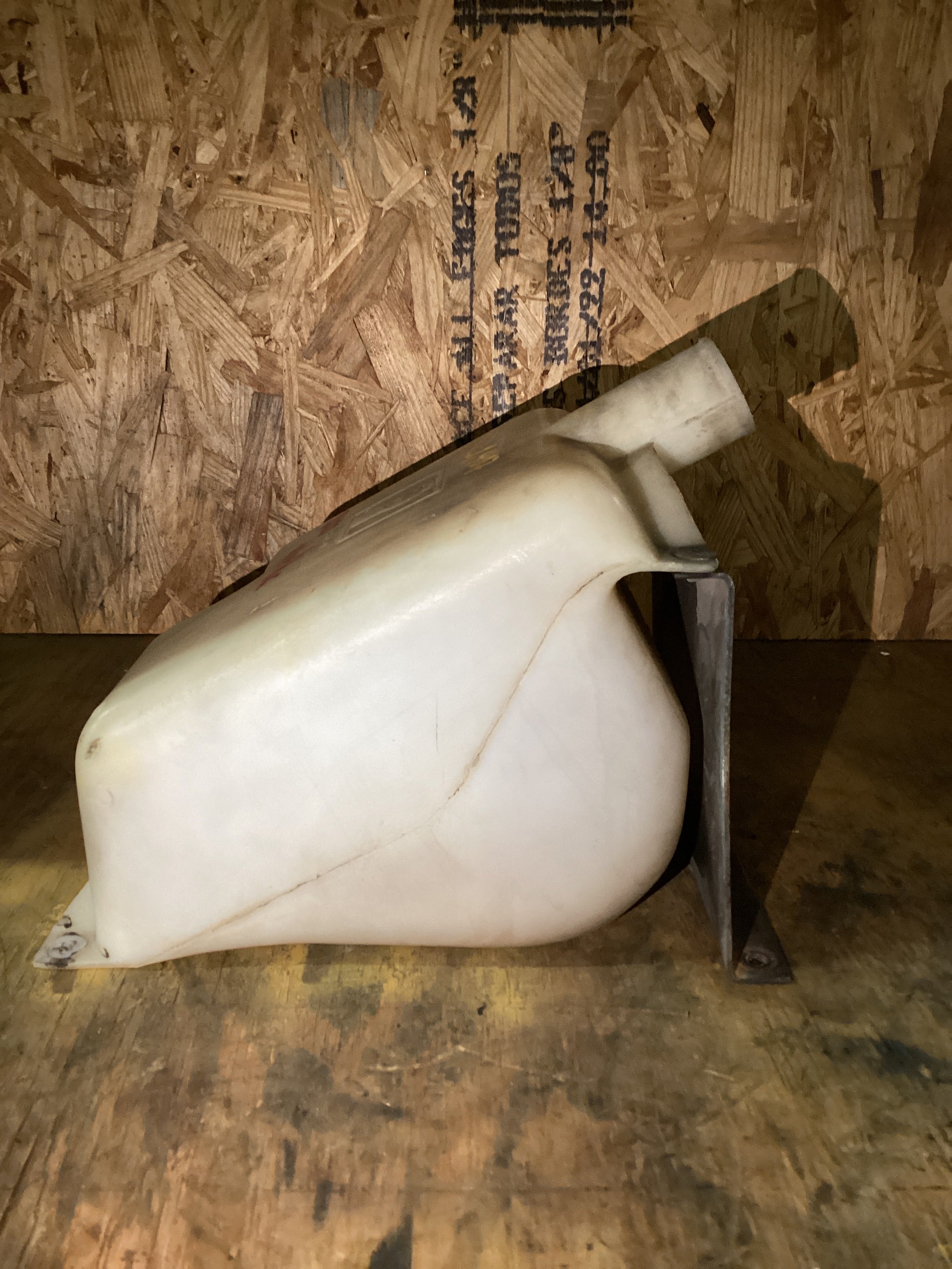 USED | WIPER WASHER RESERVOIR TANK KENWORTH | SKU1,407