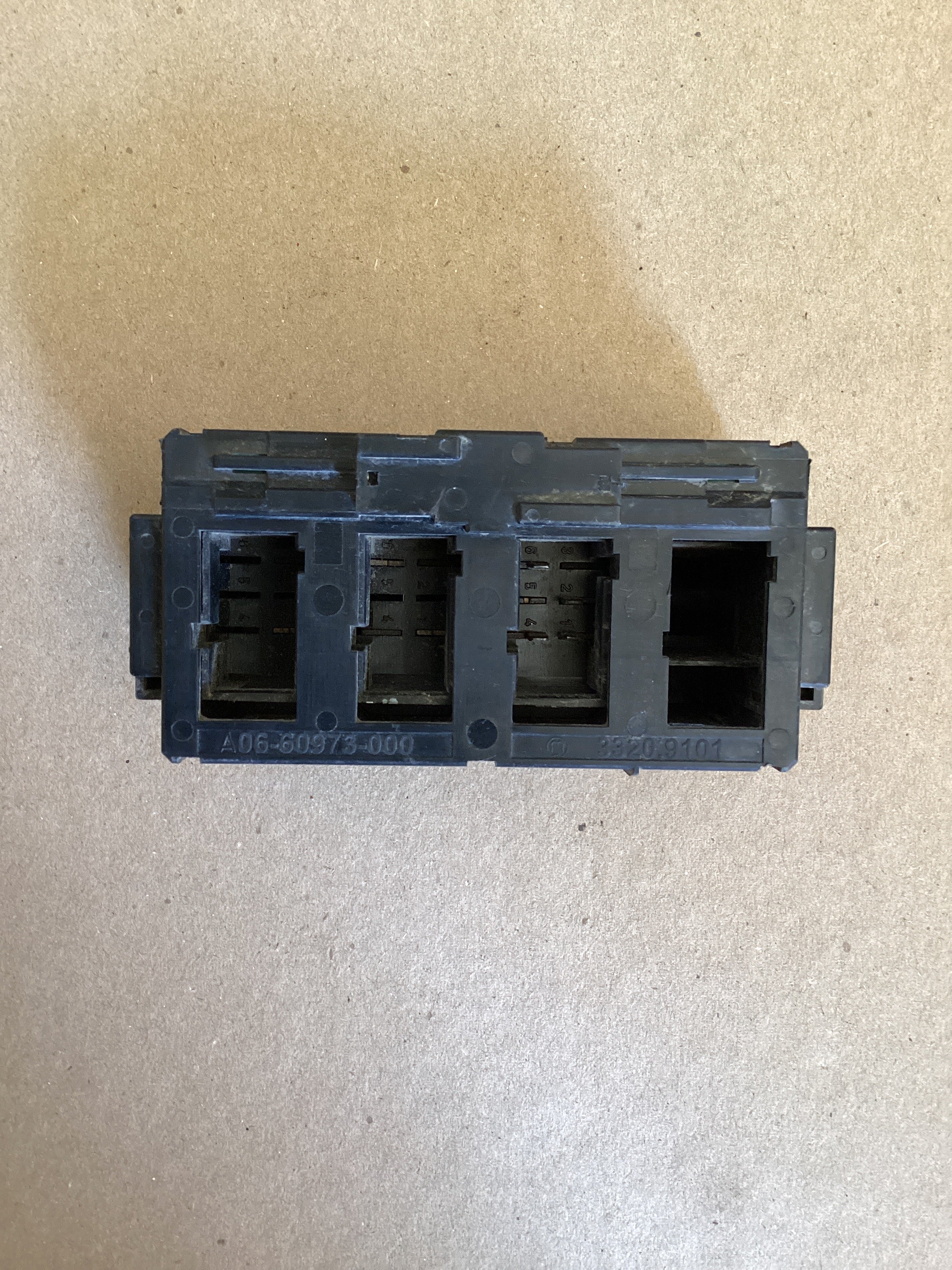 USED | DASHBOARD PANEL SWITCH MODULE FREIGHTLINER | SKU1,520