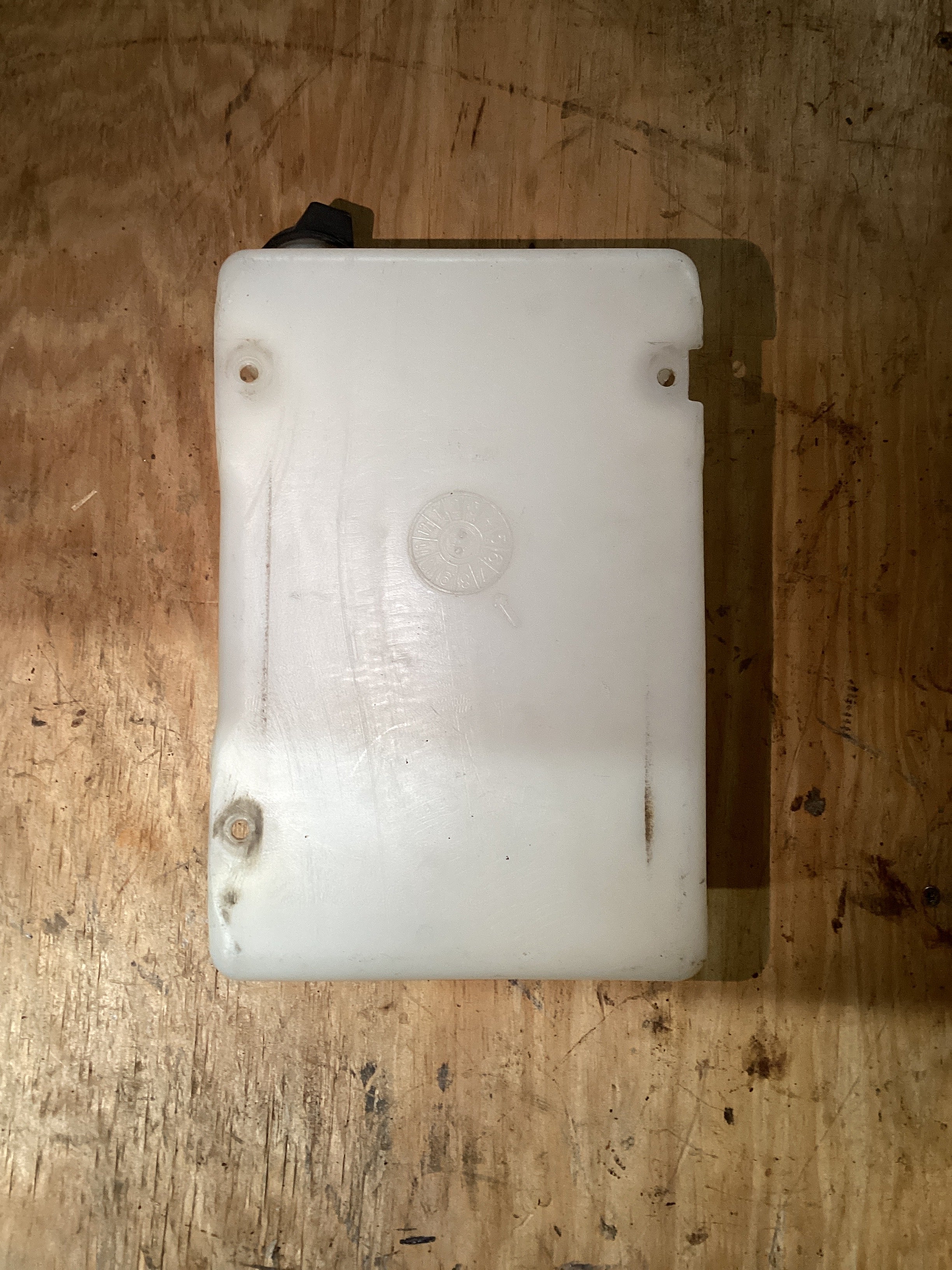 USED | WINDSHIELD WASHER RESERVOIR TANK INTERNATIONAL | SKU1,407