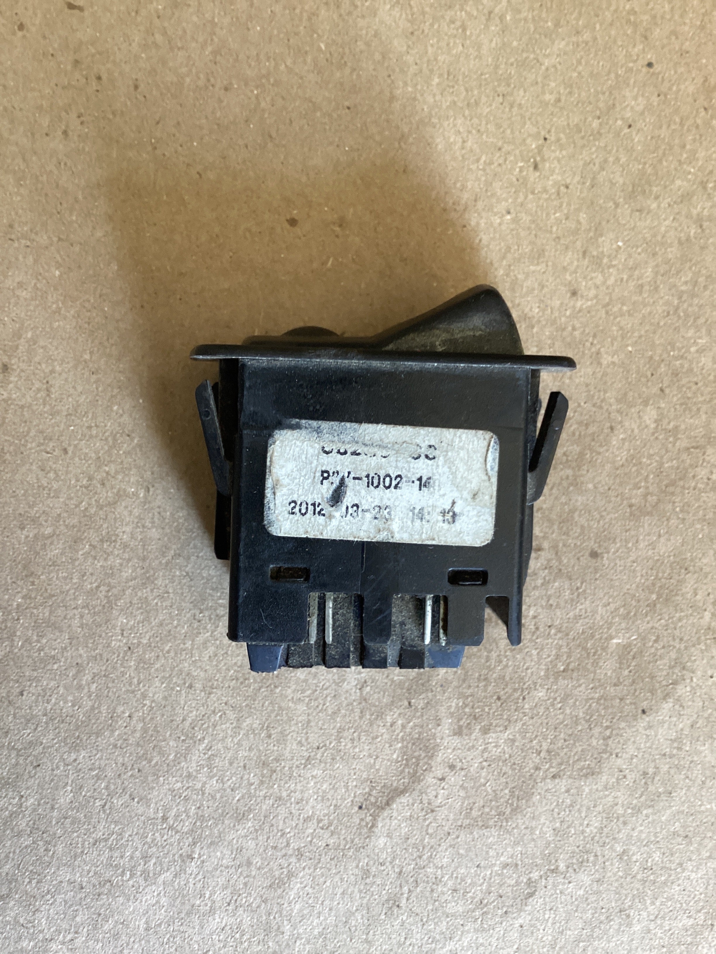 USED | DASHBOARD PANEL CONSOLE SWITCH KENWORTH | SKU1,535